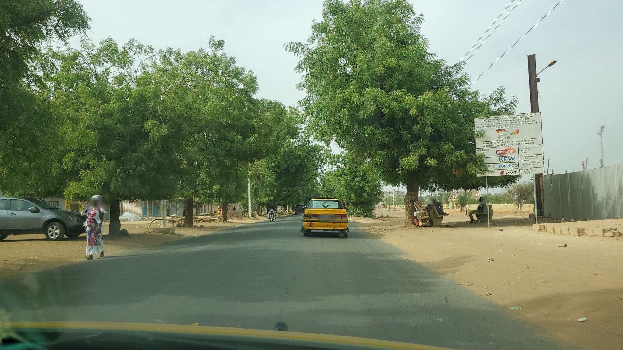 Street view near Le tapis vert, Thiès Nones — © ibou1003 (CC BY-SA · Mapillary)