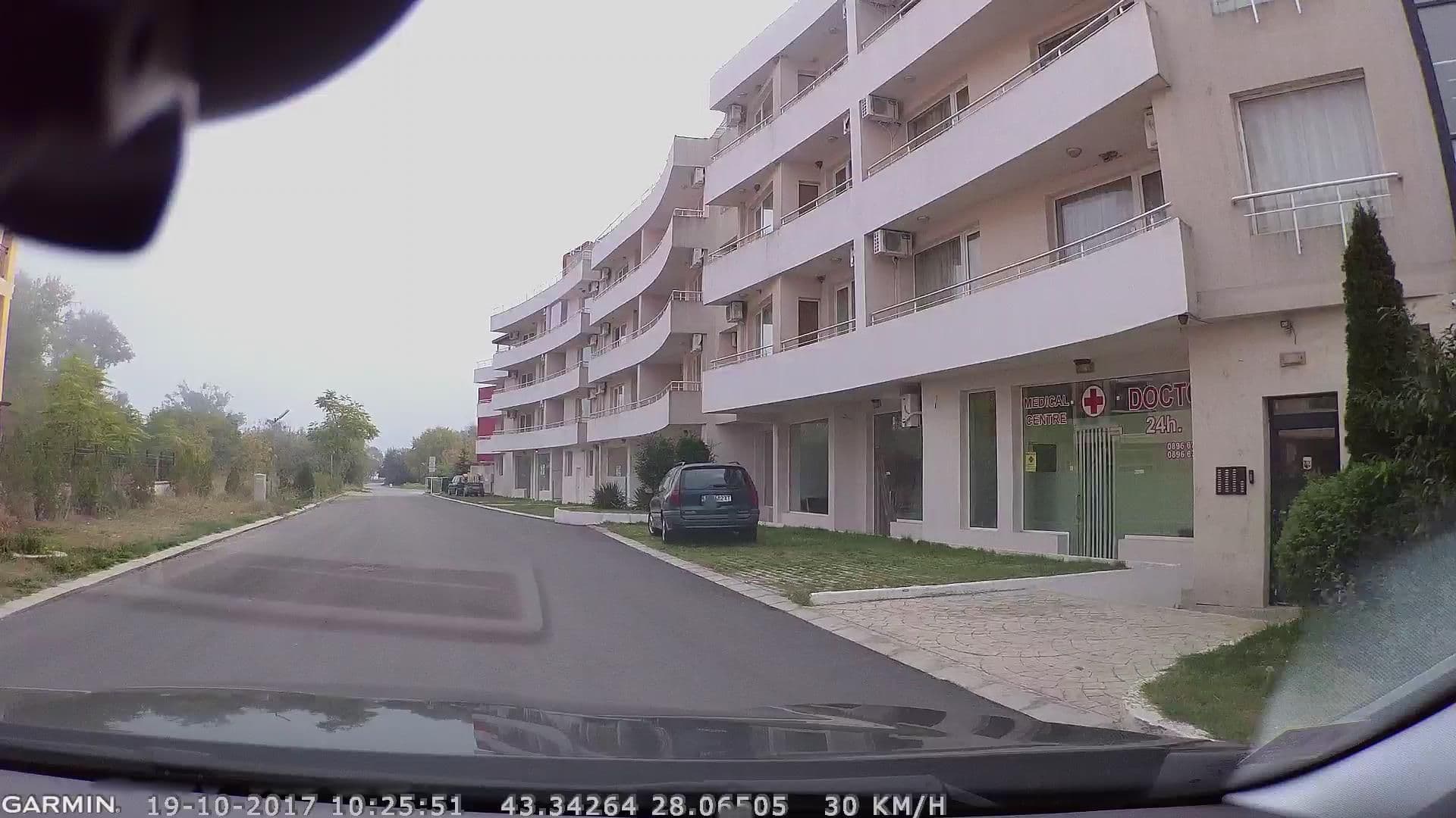 Street view near Big Boss Apartments, Zlatni Pyasatsi — © navteq_bg (CC BY-SA · Mapillary)