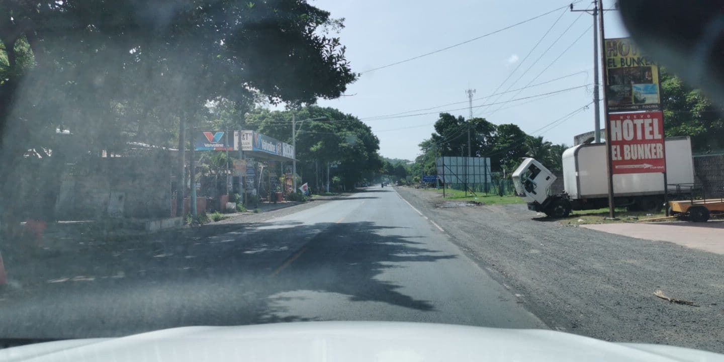 Street view near Hotel El Bunker, La Libertad — © jkanales (CC BY-SA · Mapillary)