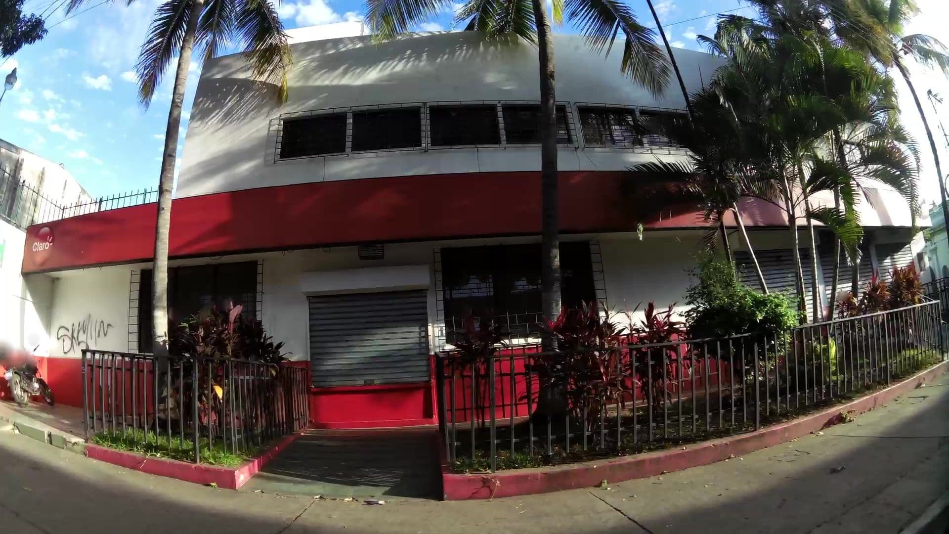 Street view near Plaza Antigua, Santa Ana — © kaartcam (CC BY-SA · Mapillary)