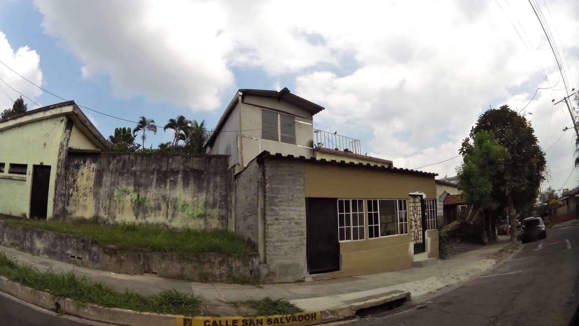Street view near Ximena's Guest House, Mejicanos — © kaartcam (CC BY-SA · Mapillary)