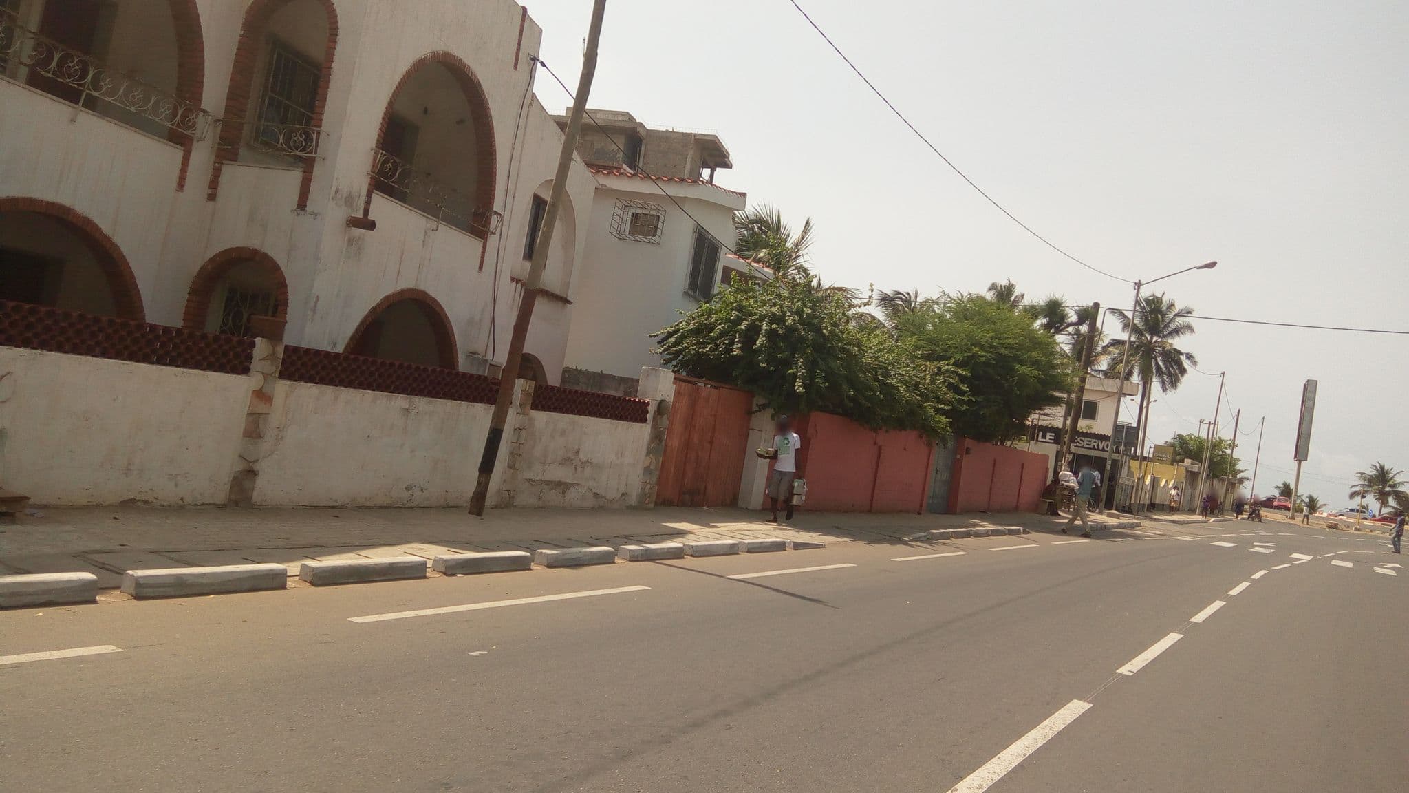 Street view near Hôtel de Lola, Lomé