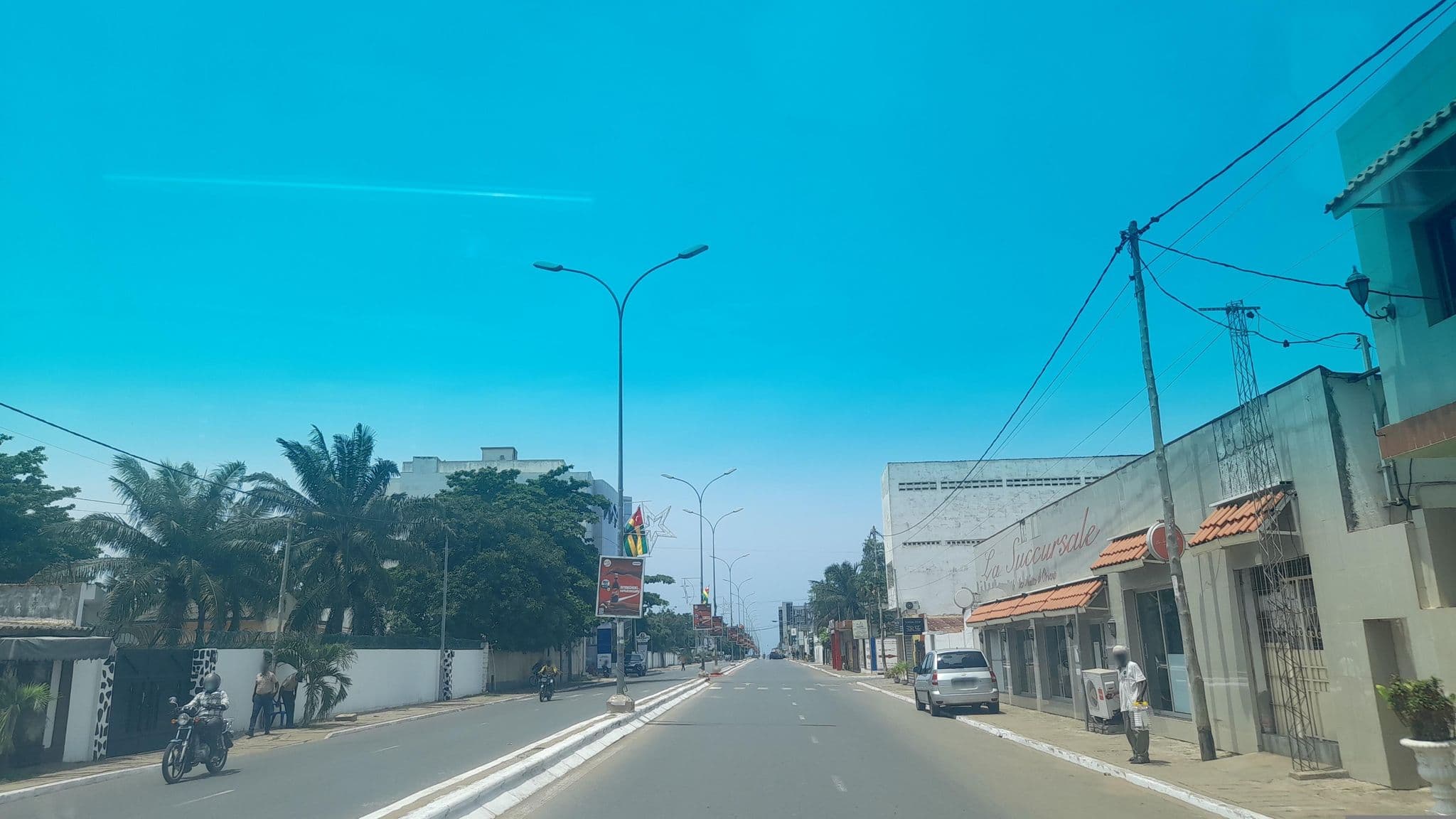 Street view near Hôtel Folyasa, Lomé