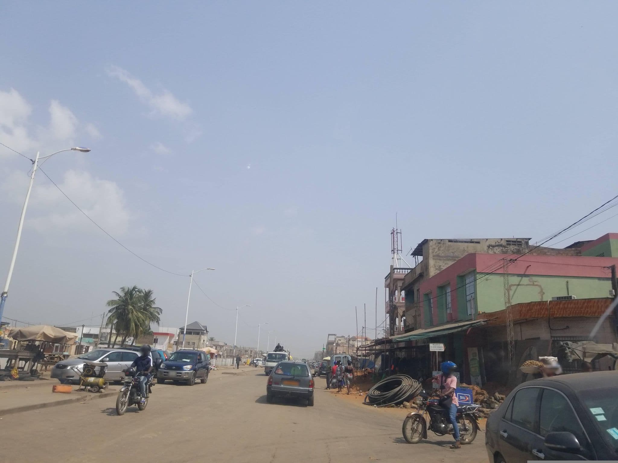 Street view near Diana Hôtel, Lomé
