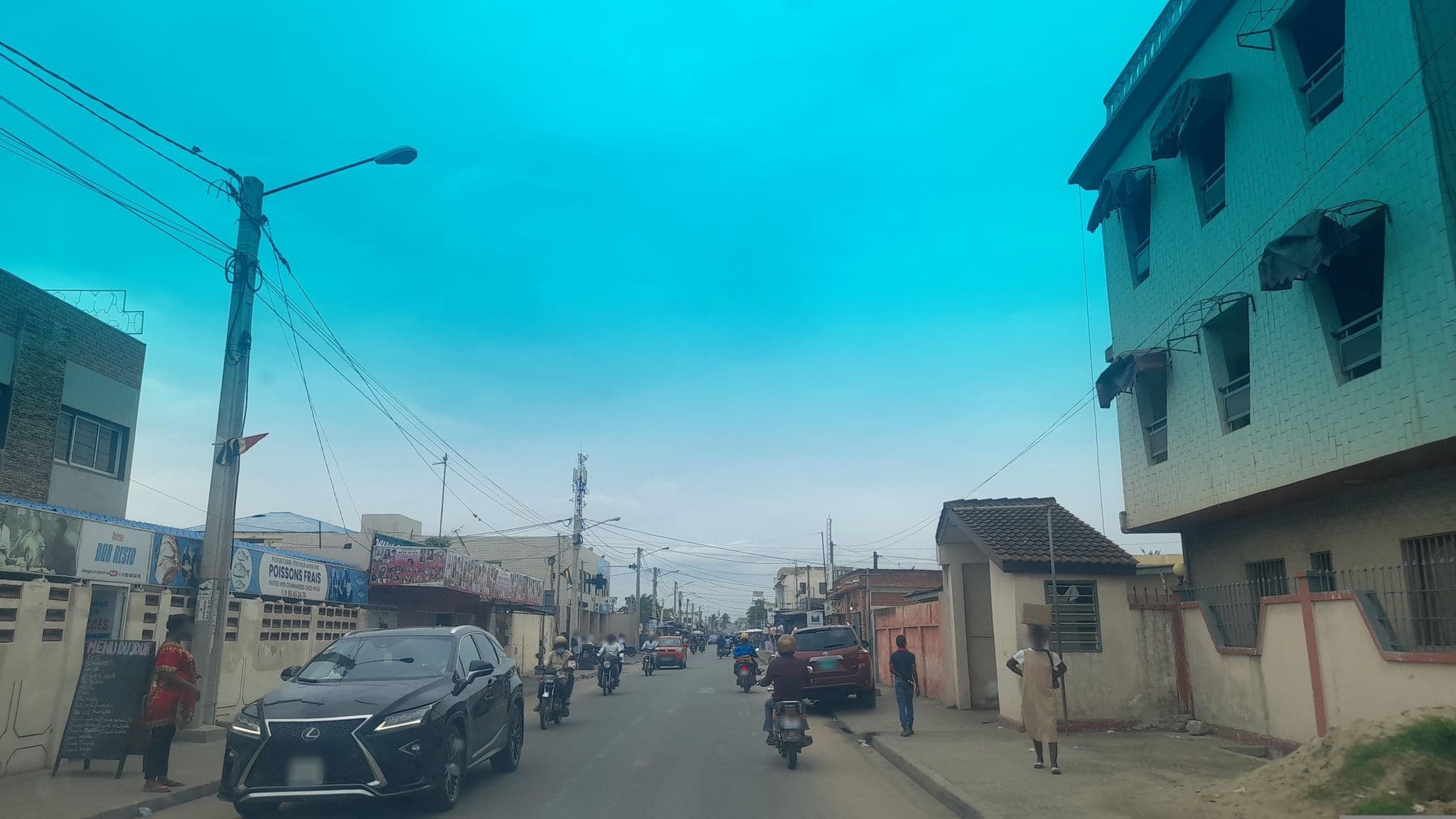 Street view near Hôtel le Chateau, Lomé — © agecet (CC BY-SA · Mapillary)