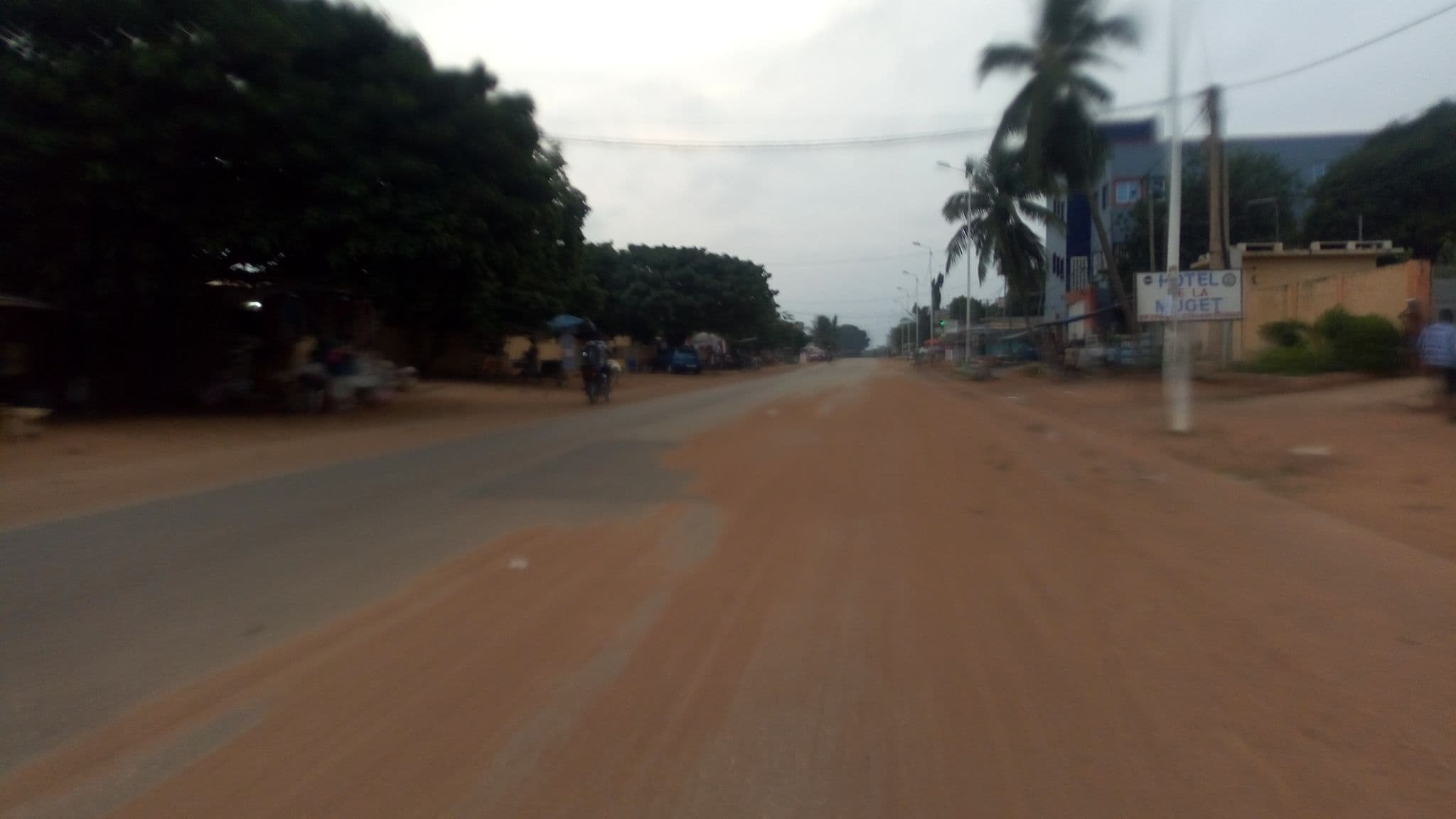 Street view near Hôtel de la Muget, Lomé — © hermann106 (CC BY-SA · Mapillary)