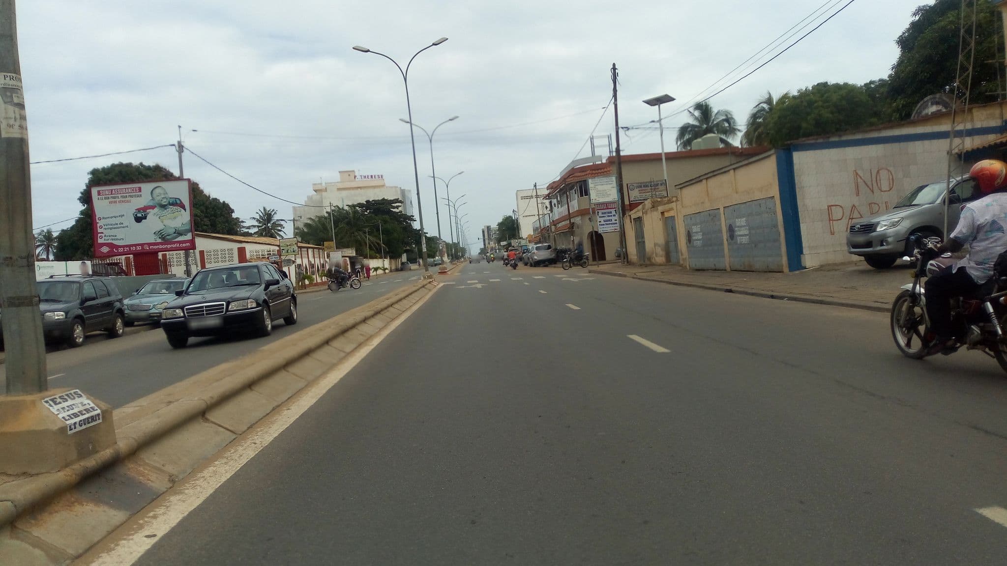 Street view near Hôtel AHODIKPE, Lomé