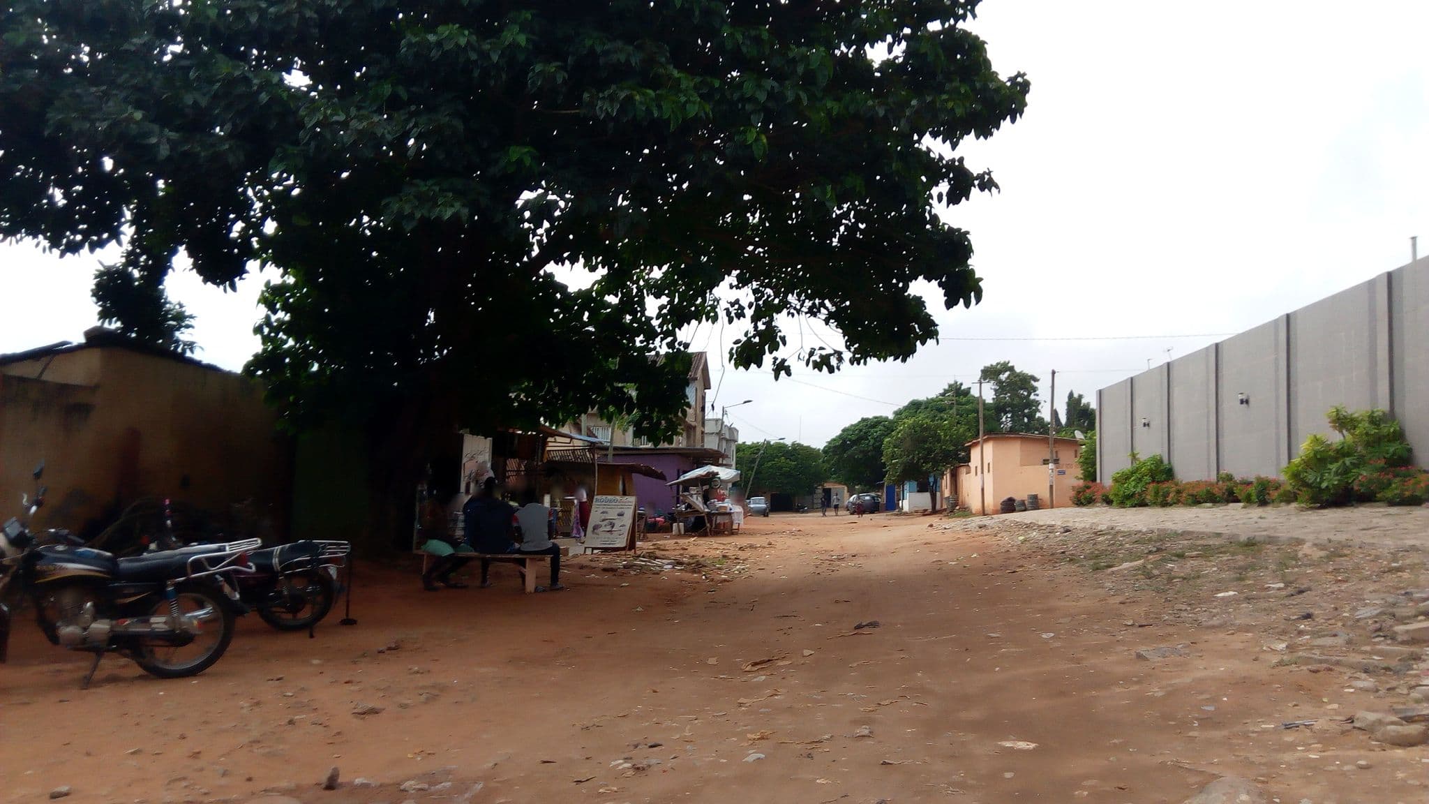 Street view near Mint Hôtel, Lomé