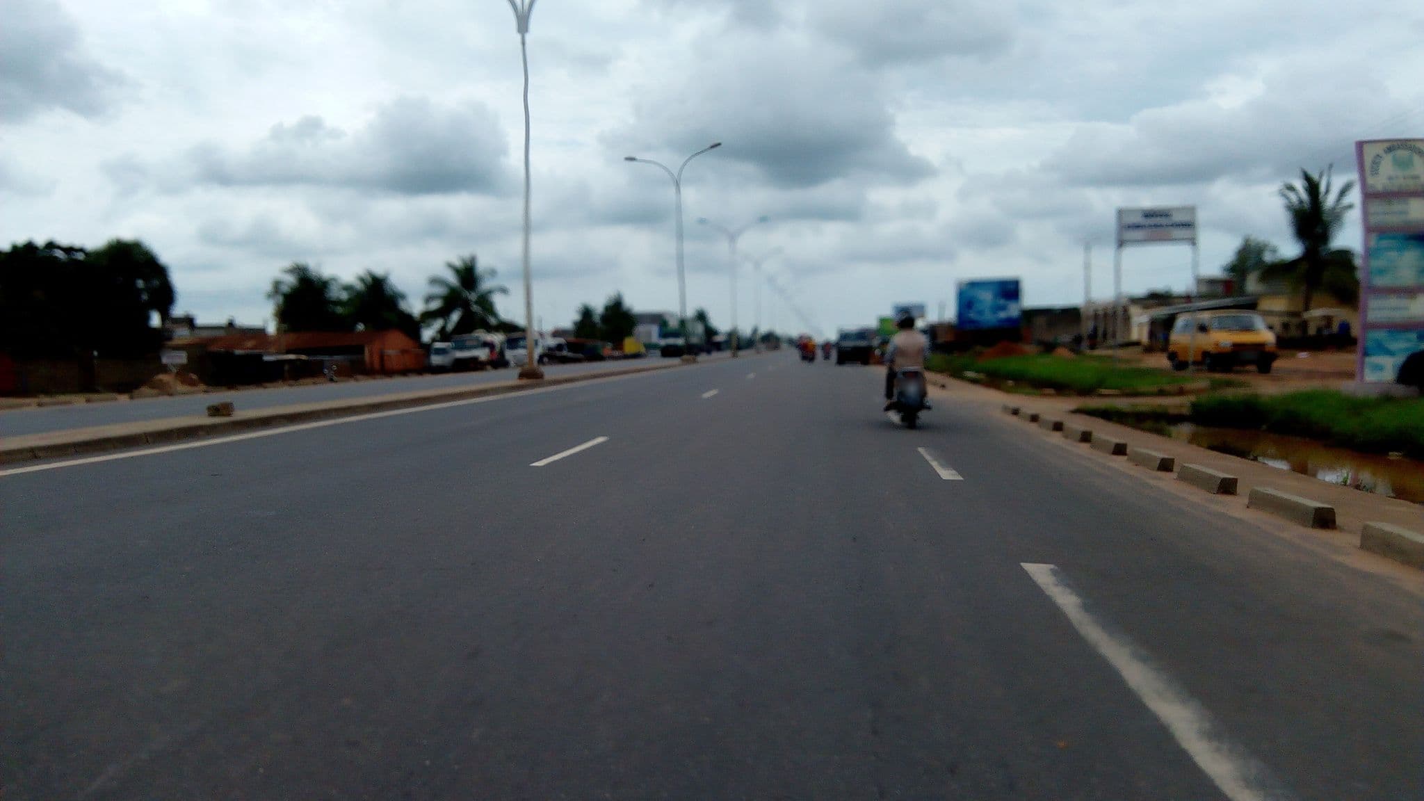 Street view near Hôtel Ambassadeur, Lomé