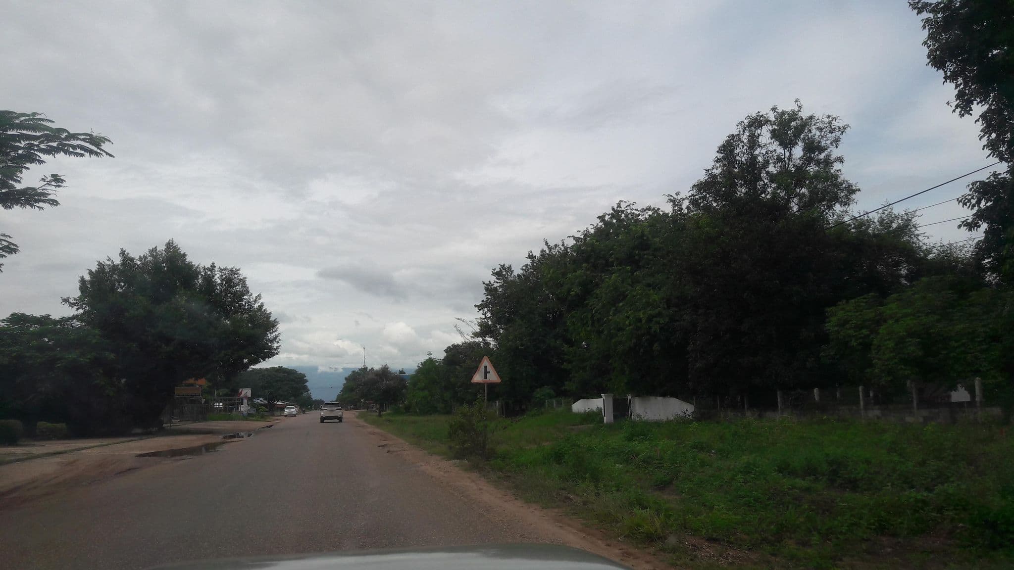 Street view near ChaLeunHeuang Guesthouse, Phon Charoen — © OudomSSDY (CC BY-SA · Mapillary)