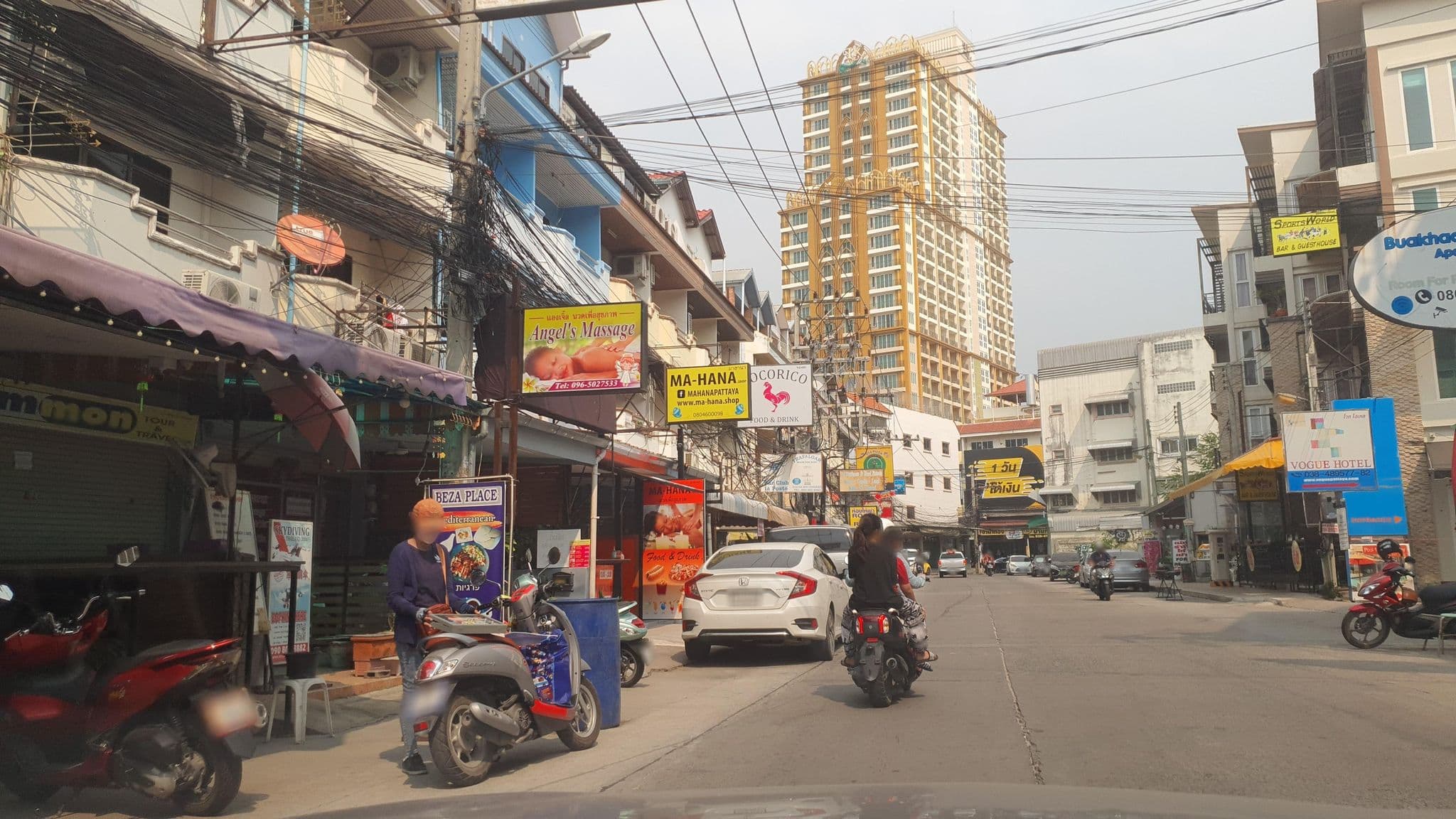 Street view near Valentine's, Pattaya