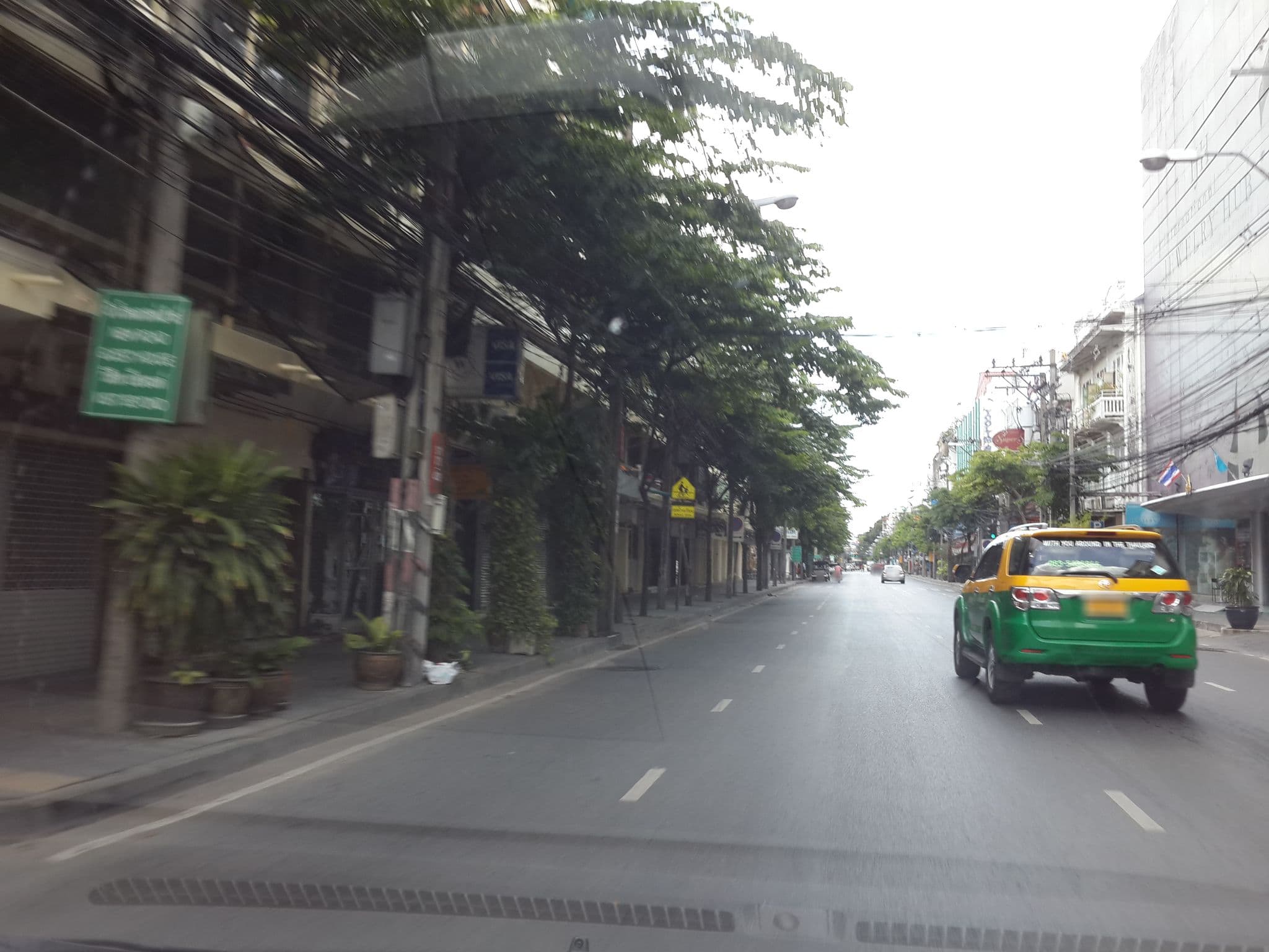 Street view near New Road Guesthouse, Bang Rak Subdistrict — © mishari (CC BY-SA · Mapillary)