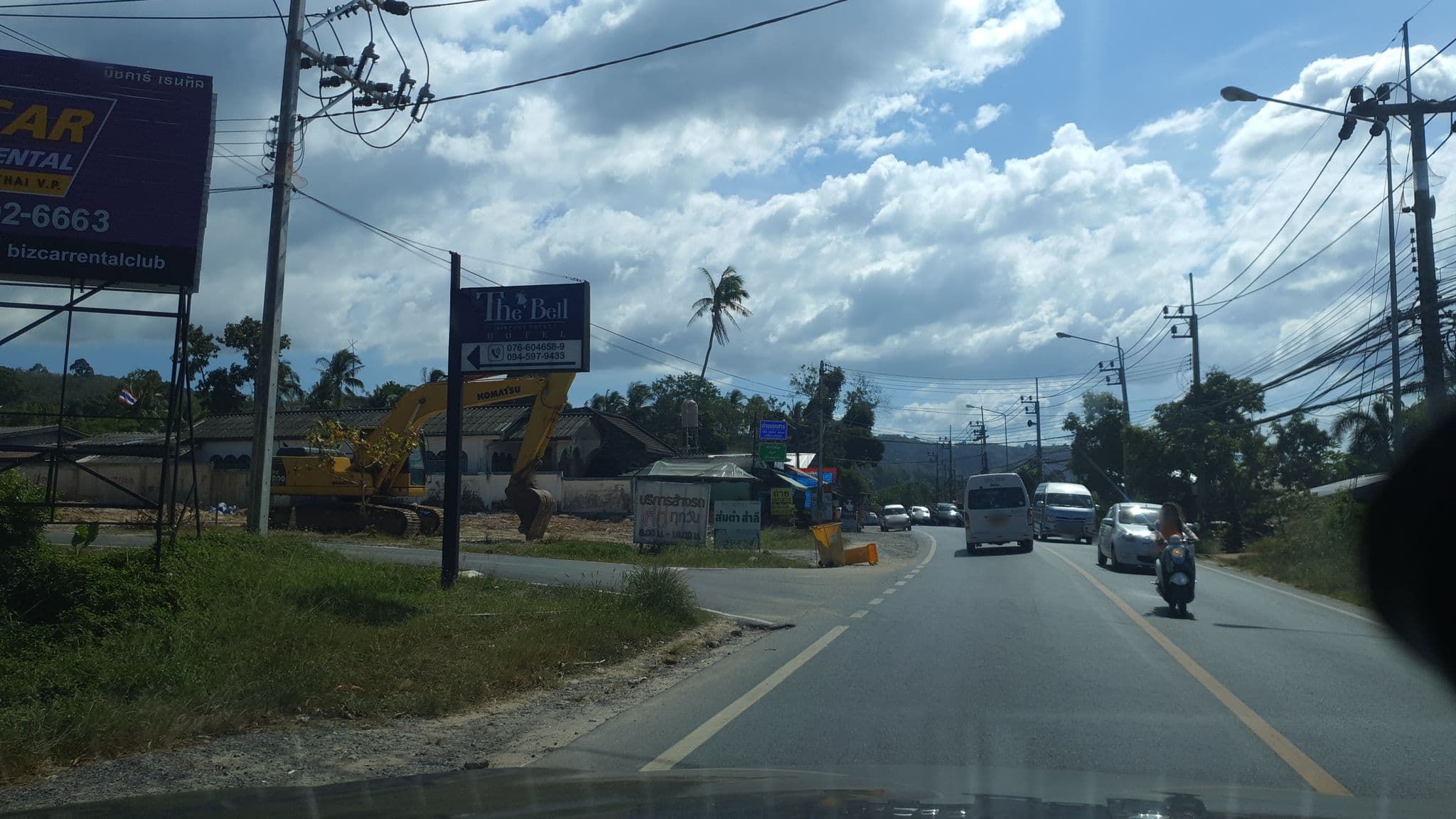 Street view near Dee Bungalow, Ban Mai Khao
