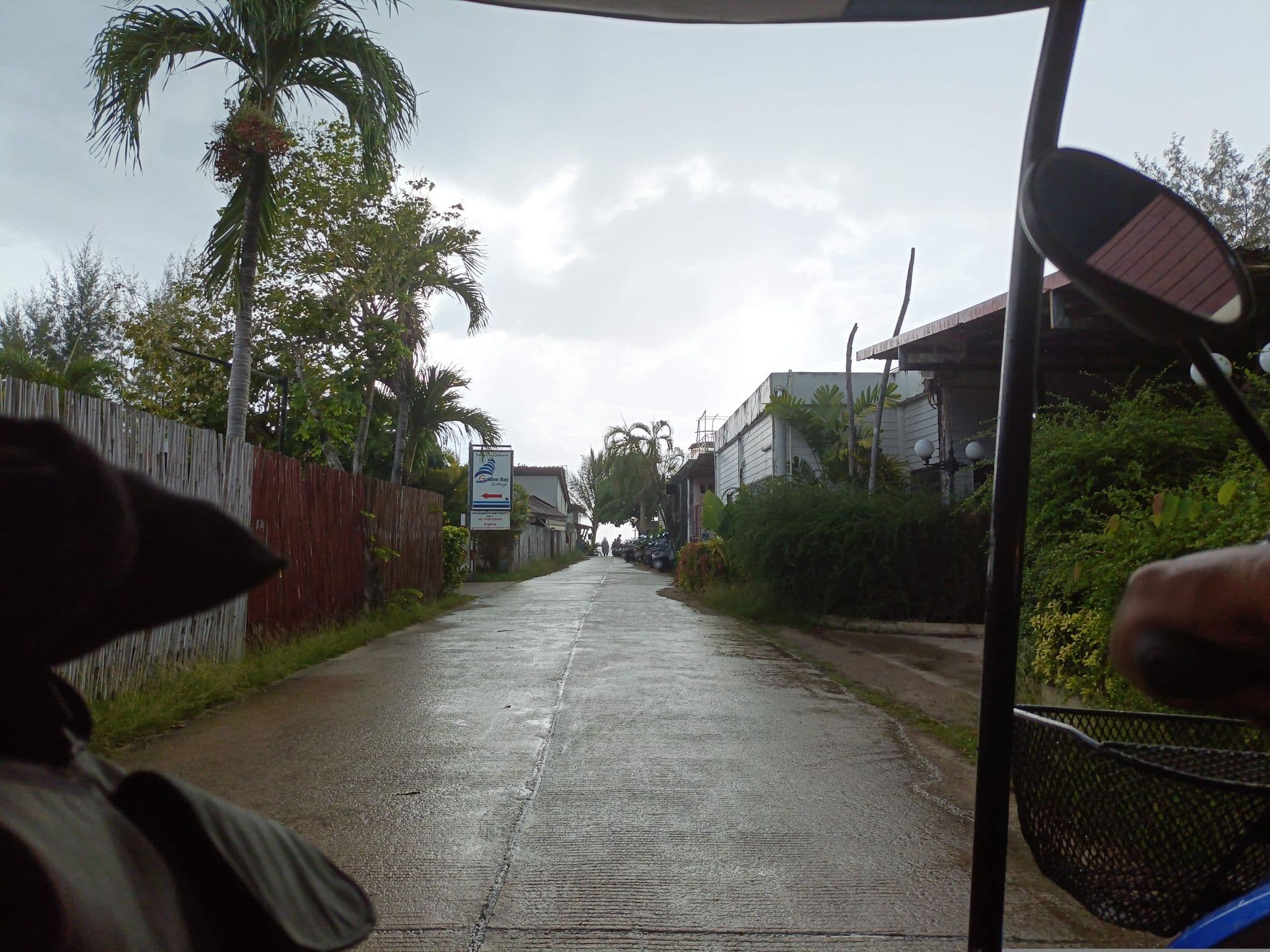 Street view near Royal Lanta Resort & Spa, Saladan