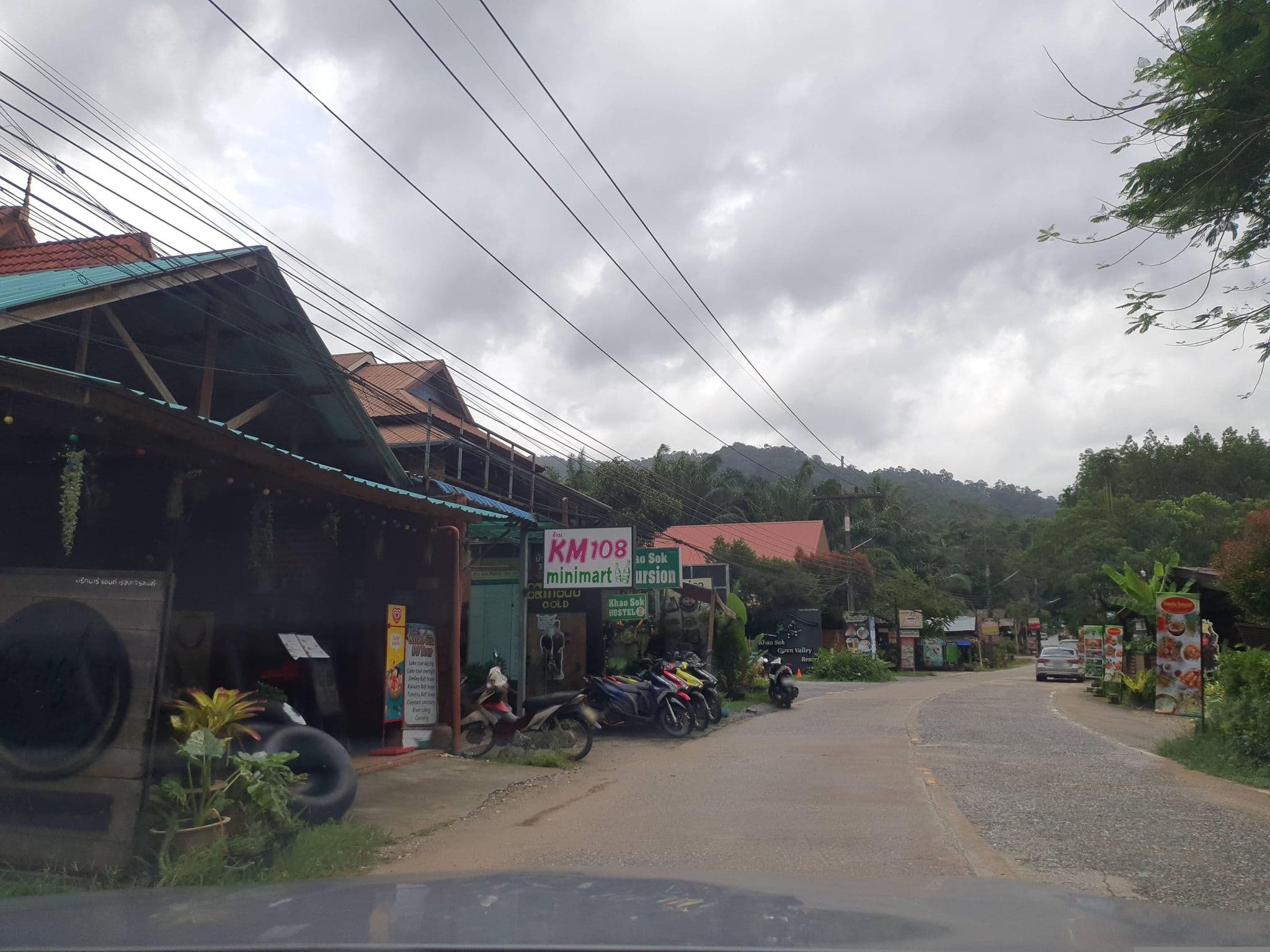 Street view near Khao Sok River Lodge, Takua Pa — © jrcarlsen (CC BY-SA · Mapillary)