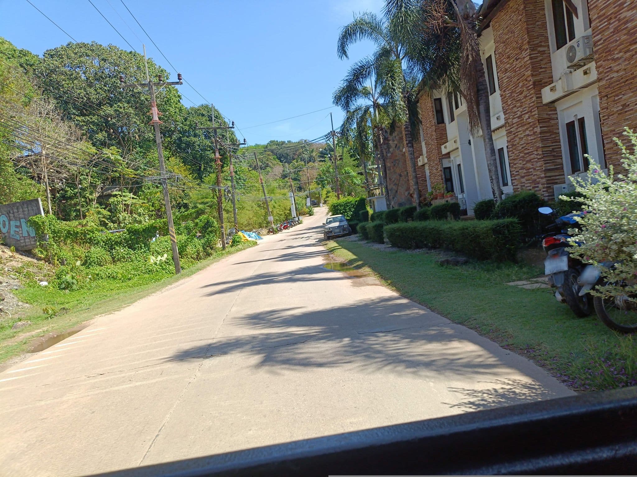 Street view near Andalay, Ko Lanta — © skillsy (CC BY-SA · Mapillary)