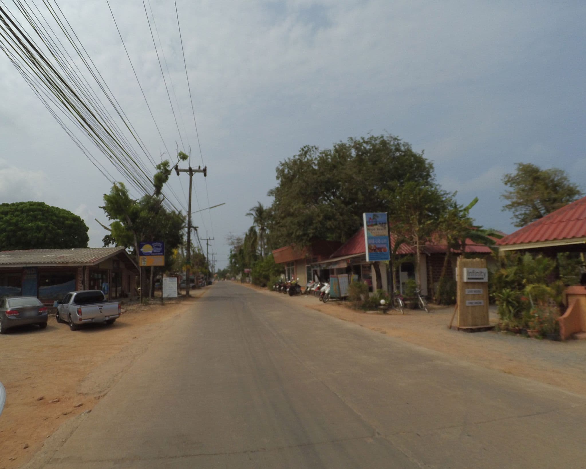 Street view near Lanta Nice Beach, Ko Lanta — © soesoe (CC BY-SA · Mapillary)