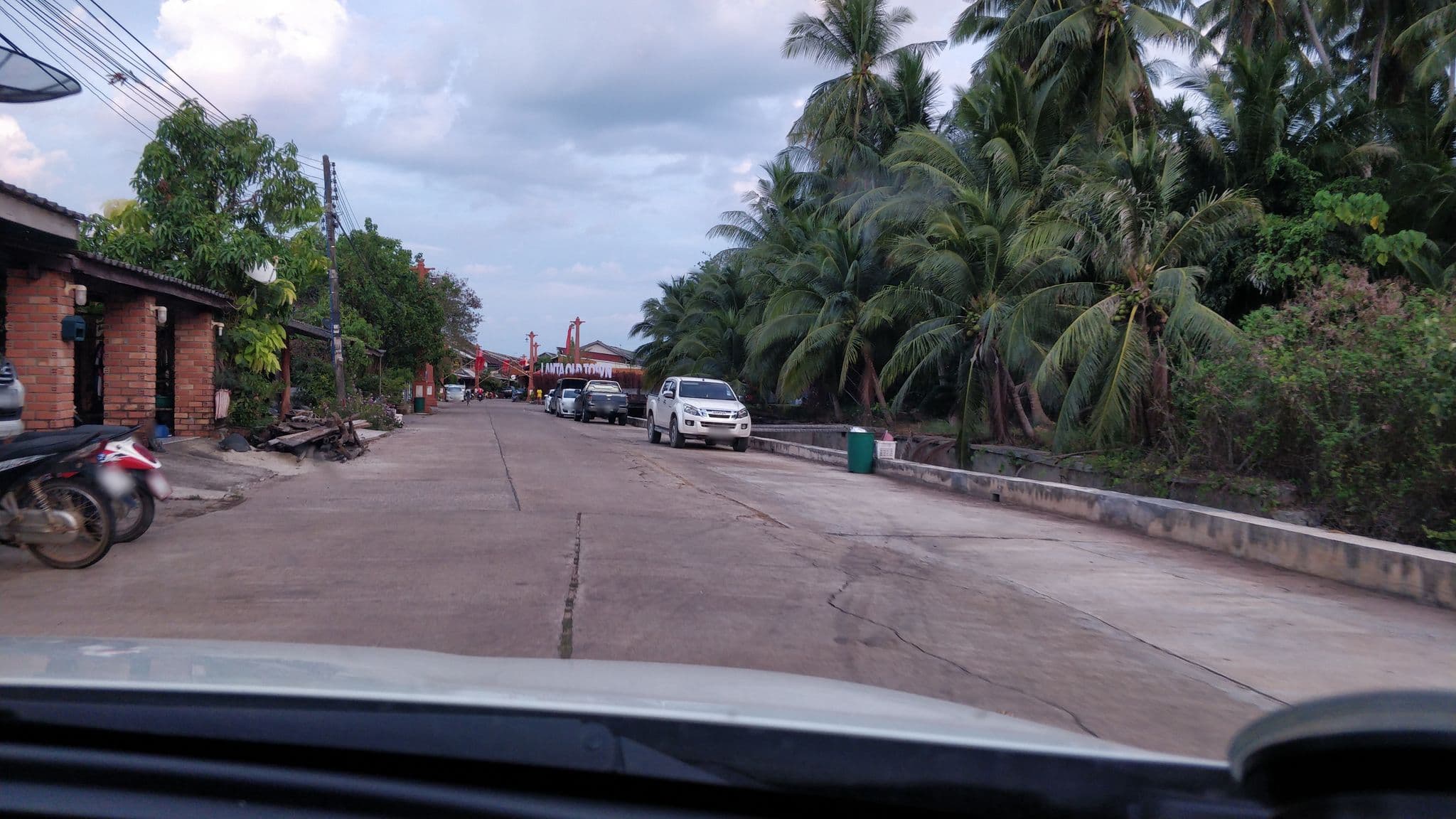 Street view near Kroua Lanta, Ko Lanta — © datpeter (CC BY-SA · Mapillary)