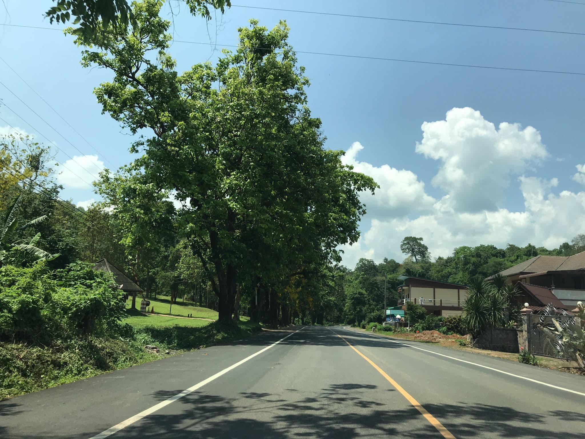 Street view near Phuchang Resort, Chiang Kham — © prasert (CC BY-SA · Mapillary)