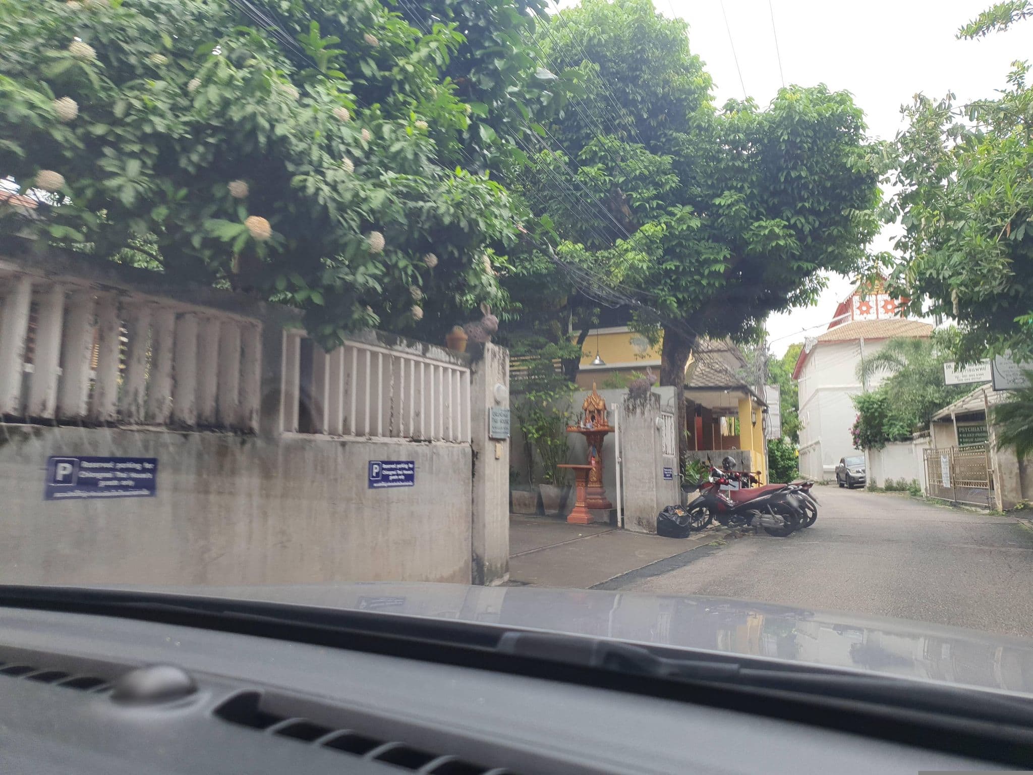 Street view near Thapae Boutique House, Chiang Mai