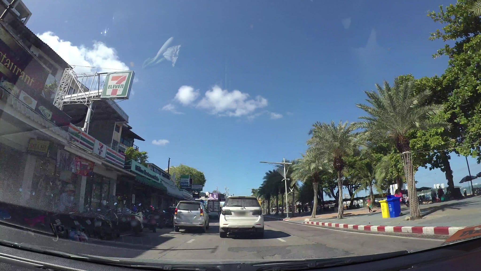 Street view near Golden Beach Place, Pattaya — © kaart_3 (CC BY-SA · Mapillary)