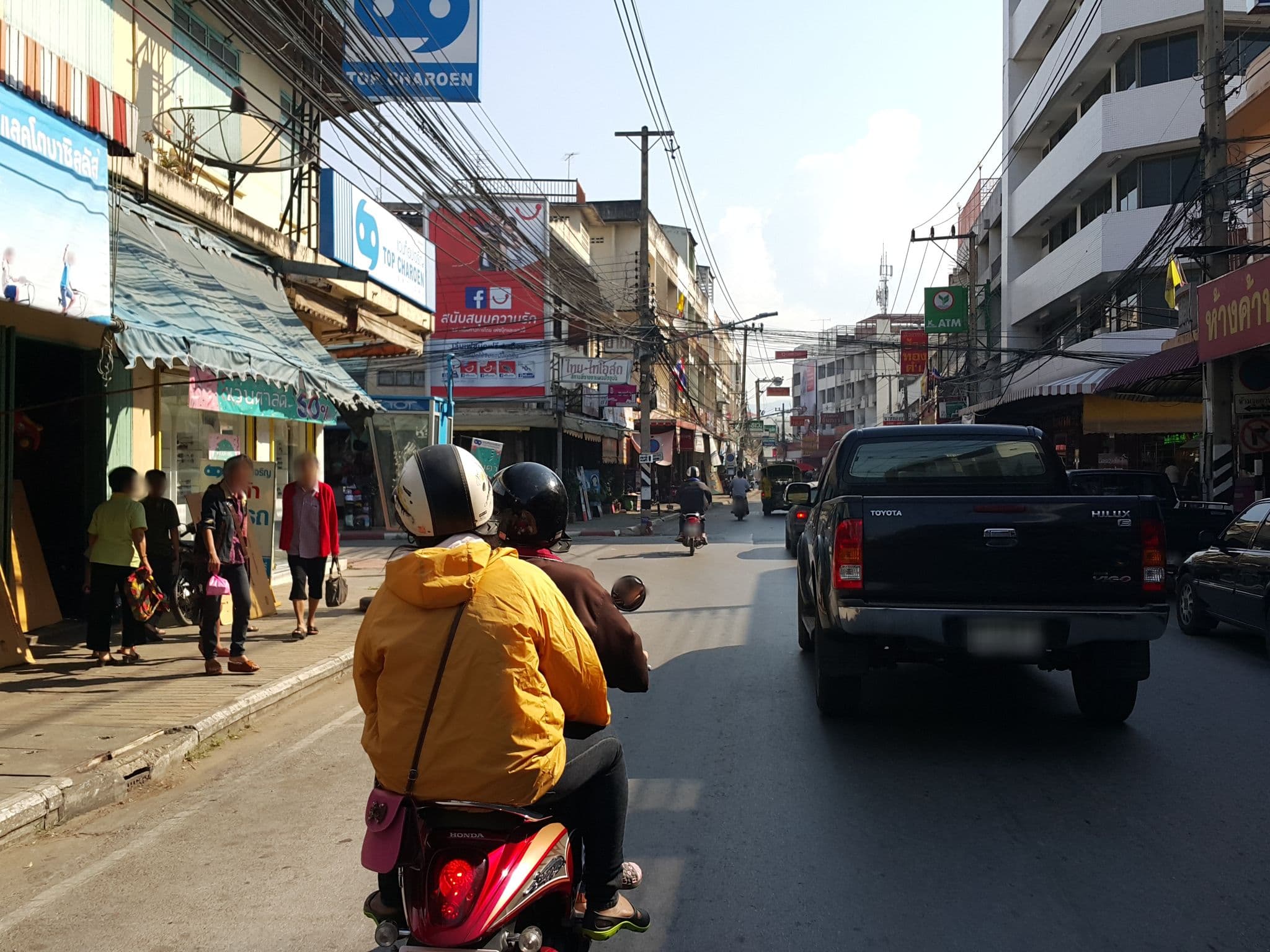 Street view near Arunsak Hotel, Lampang — © jrcarlsen (CC BY-SA · Mapillary)