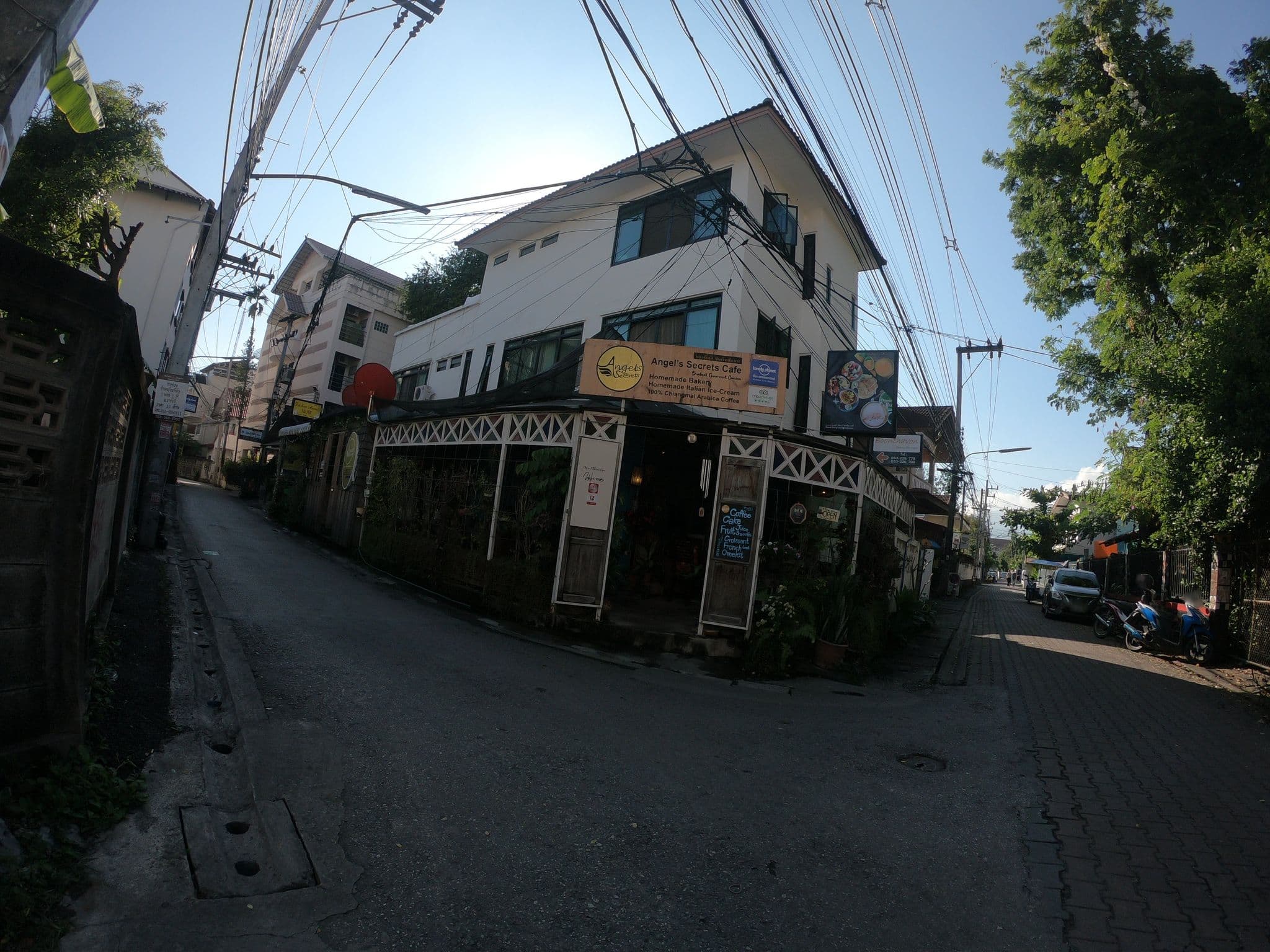 Street view near Rama Guesthouse & Bar, Chiang Mai