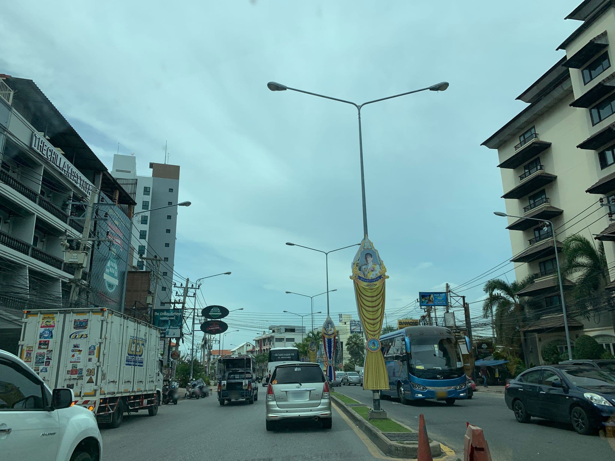 Street view near Roof Garden Inn, Pattaya