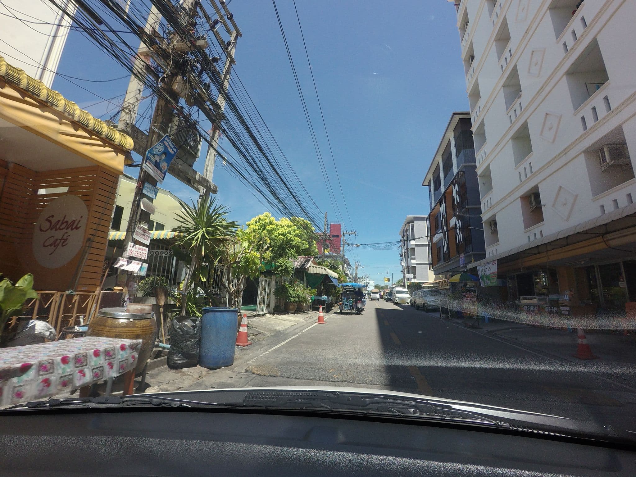Street view near Pornratchanee Apartments, Pattaya