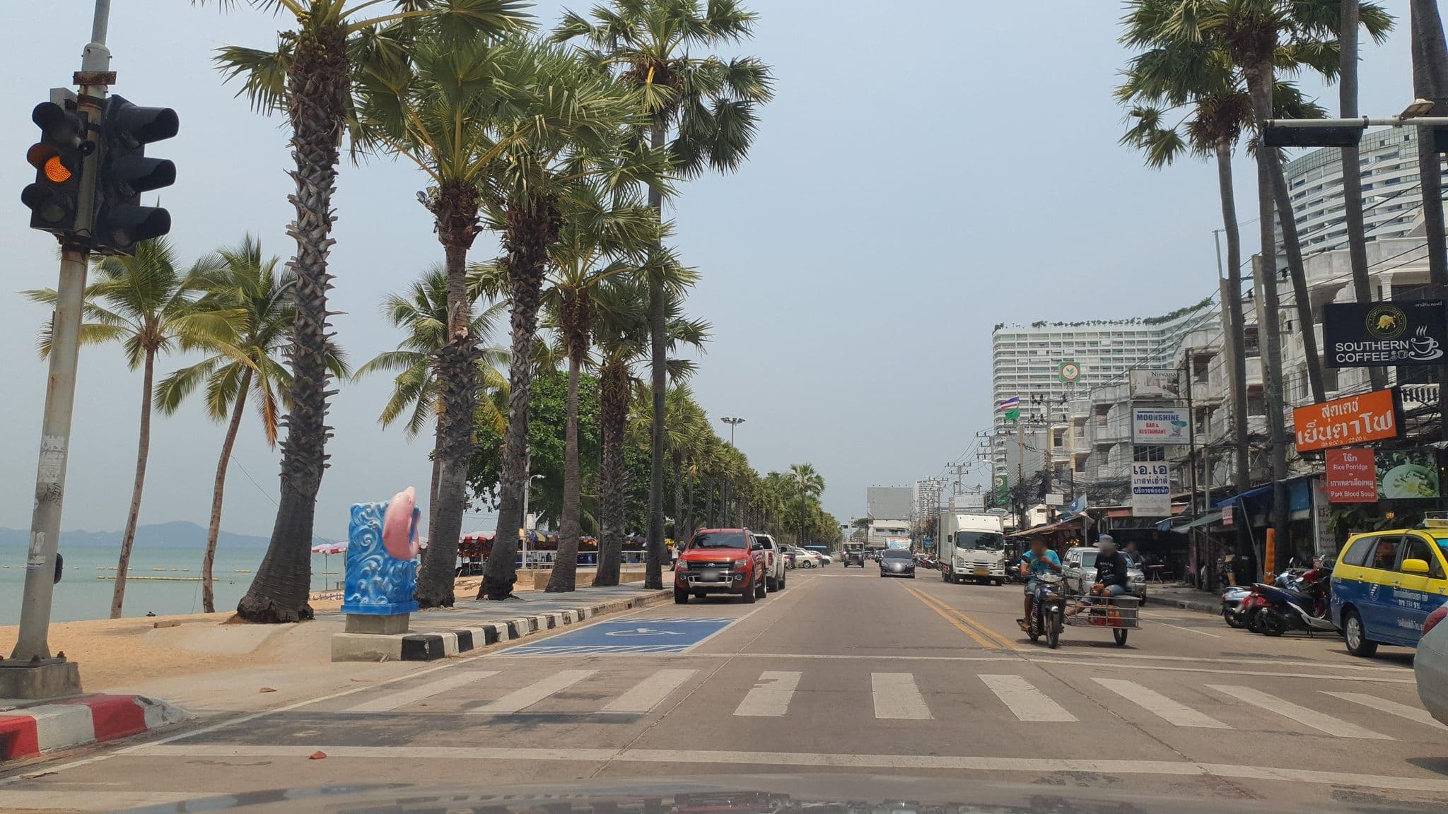Street view near GI Guest House, Pattaya