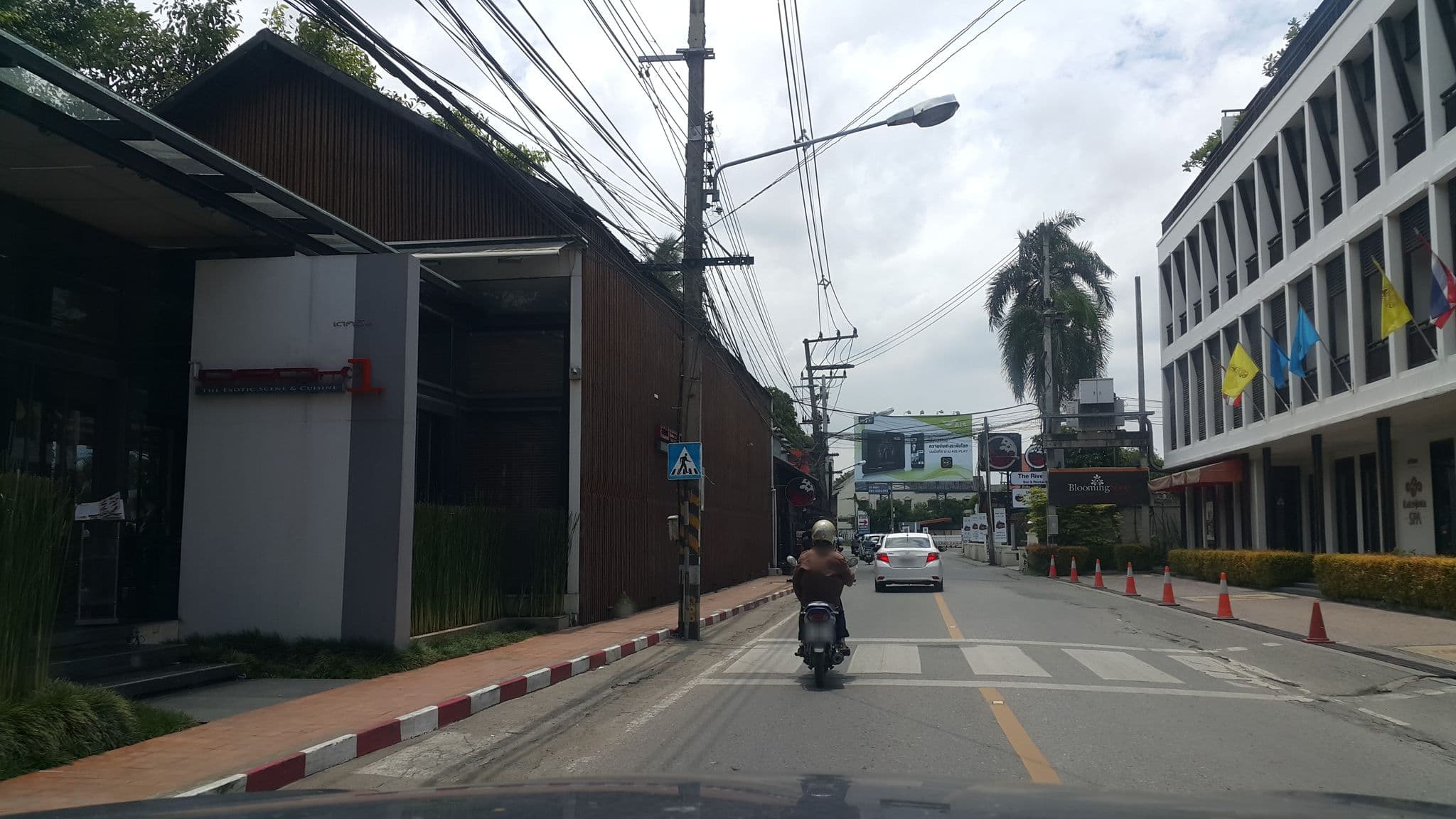 Street view near RarinJinda, Chiang Mai