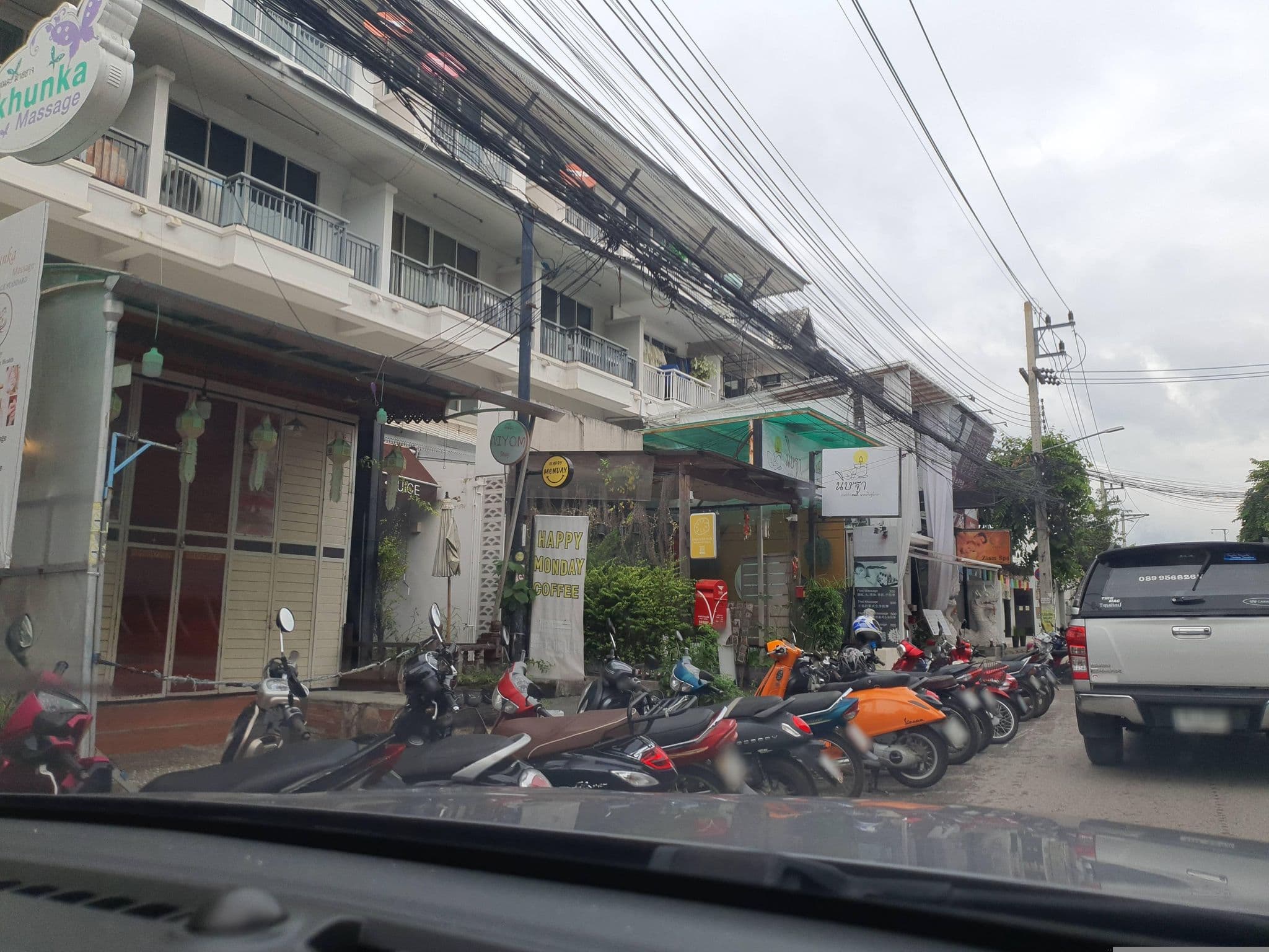 Street view near A Cozy Little Hotel, Chiang Mai