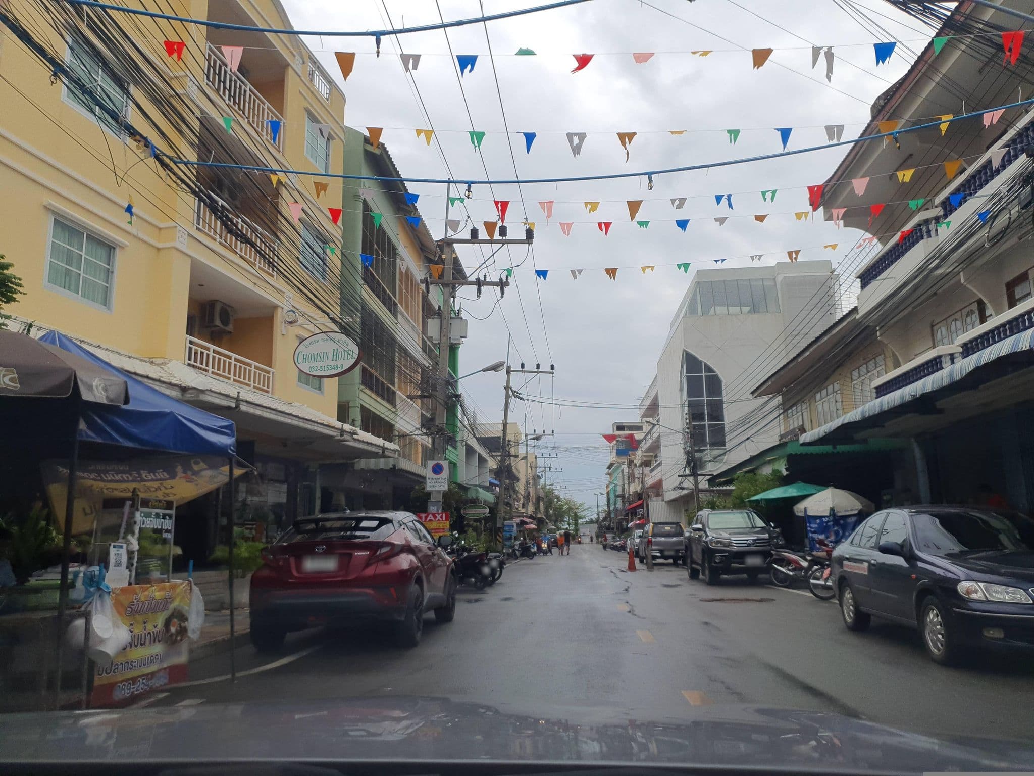 Street view near Aree Guest House, Hua Hin