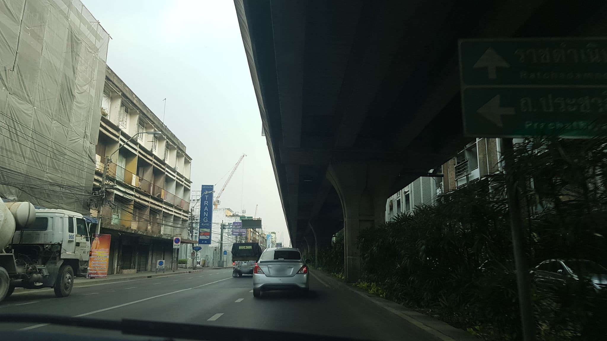 Street view near Swana Bangkok, Phra Nakhon