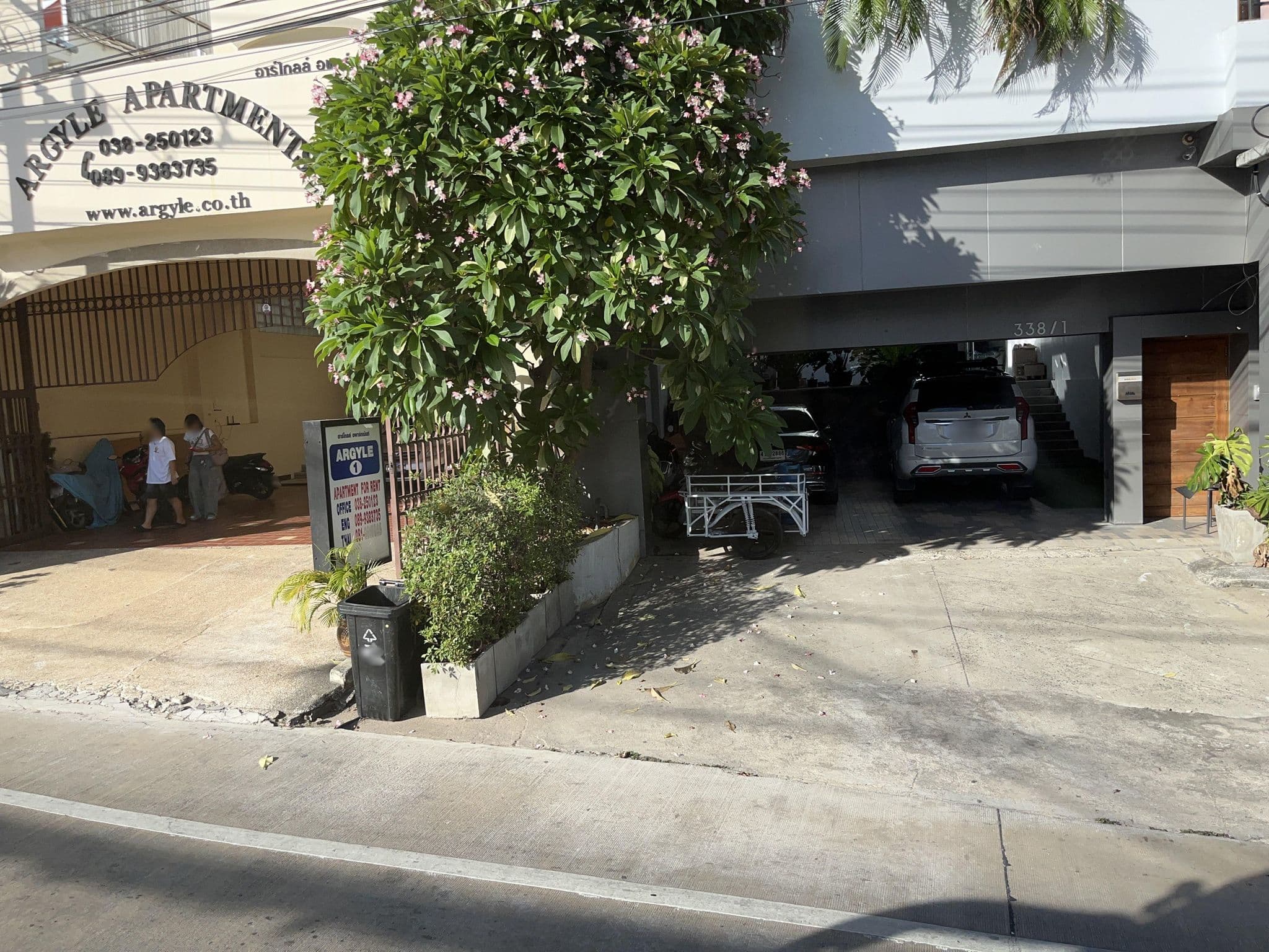Street view near Argyle Apartments, Pattaya — © DriveWithHoang (CC BY-SA · Mapillary)