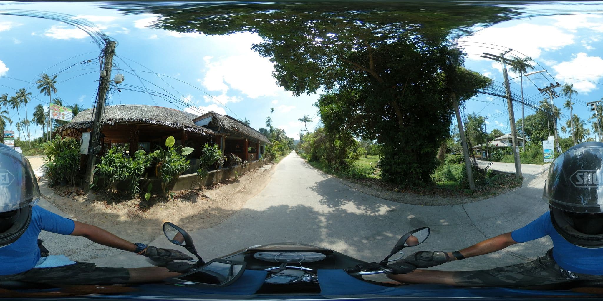 Street view near Baan Kuasakul Resort, Ko Samui