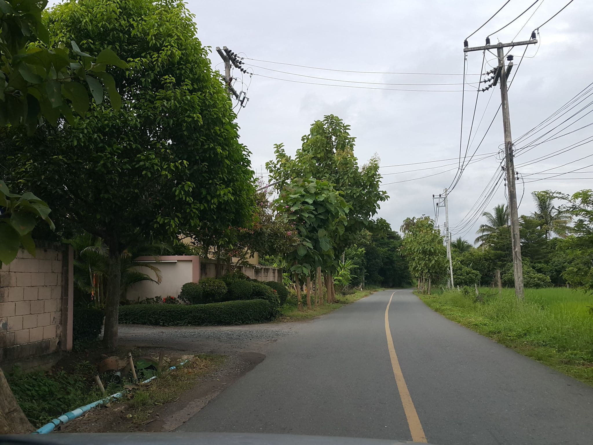 Street view near PC House, San Kamphaeng — © jrcarlsen (CC BY-SA · Mapillary)