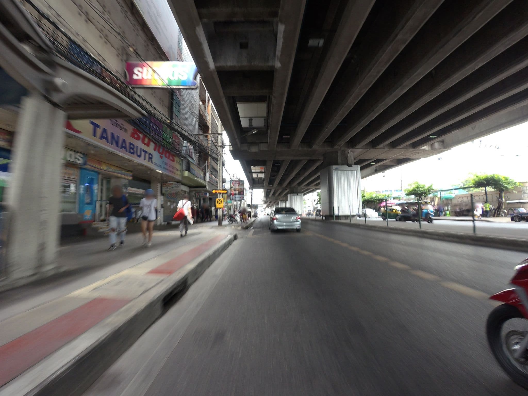 Street view near Pranee Building, Pathum Wan — © mishari (CC BY-SA · Mapillary)