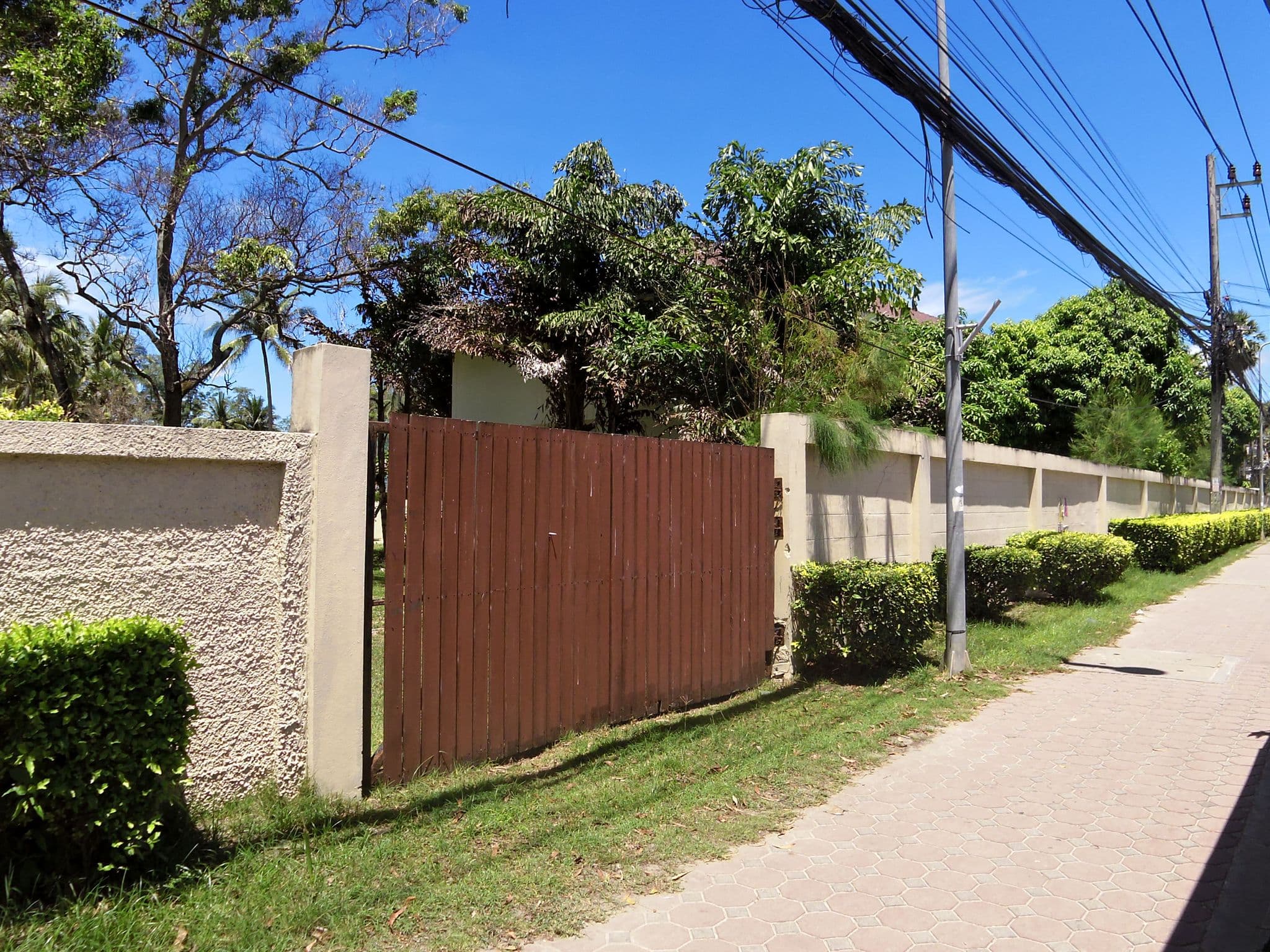 Street view near Rico's Bungalows, Ban Kata — © skillsy (CC BY-SA · Mapillary)