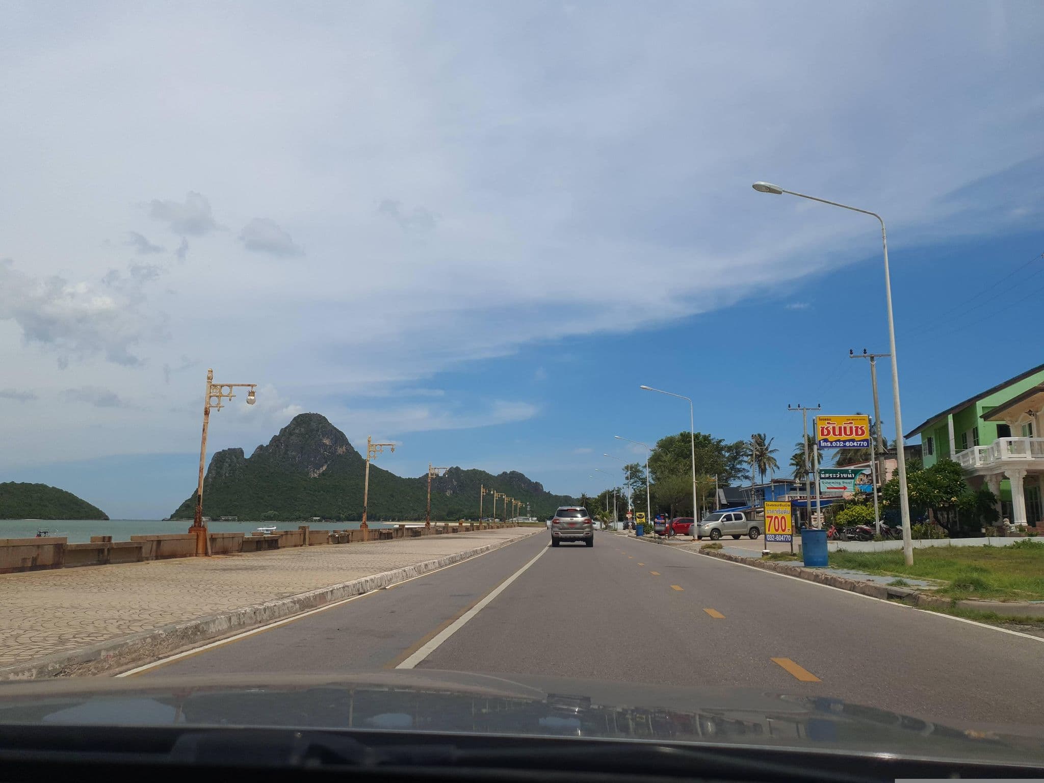 Street view near Sunbeach Hotel, Prachuap Khiri Khan — © jrcarlsen (CC BY-SA · Mapillary)