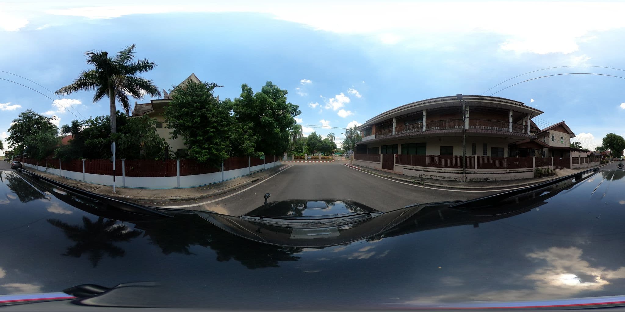 Street view near Siri Guest House, Nong Khai — © nuttawutbunta (CC BY-SA · Mapillary)