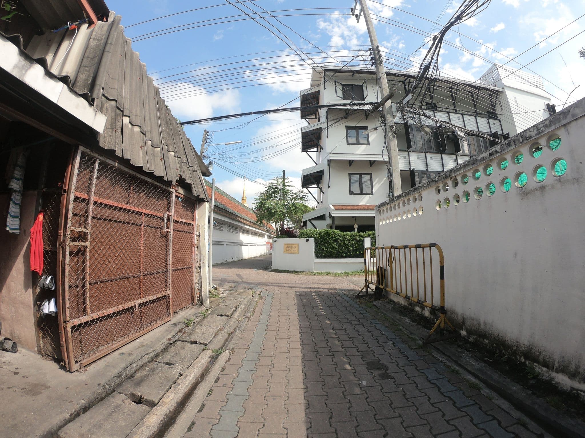 Street view near Western House Hotel, Chiang Mai