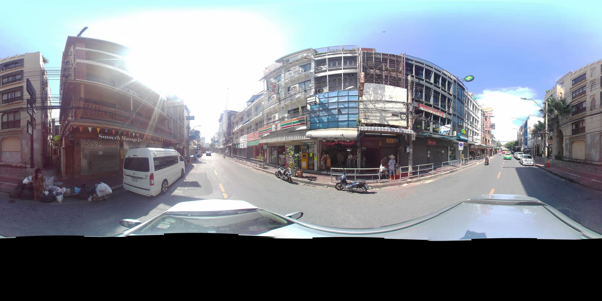 Street view near Thai Cozy House, Phra Nakhon
