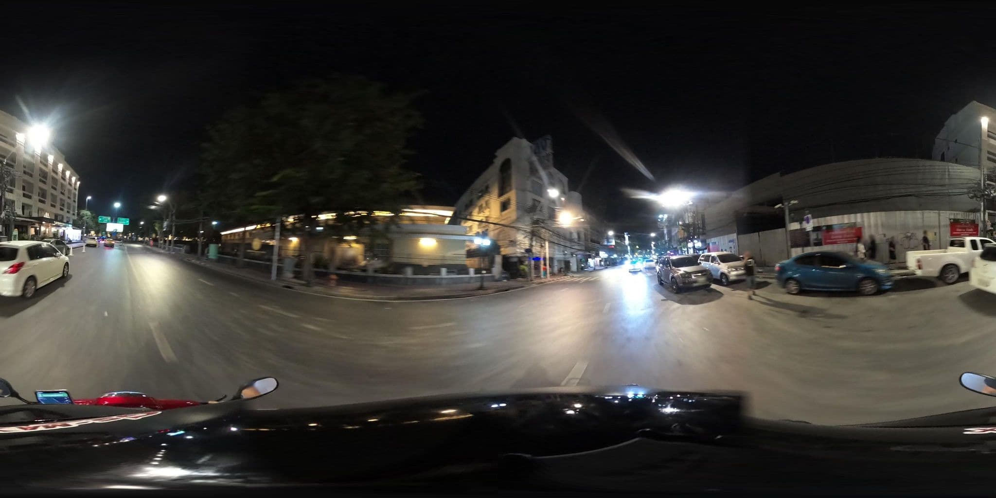 Street view near Four Sons Place, Phra Nakhon