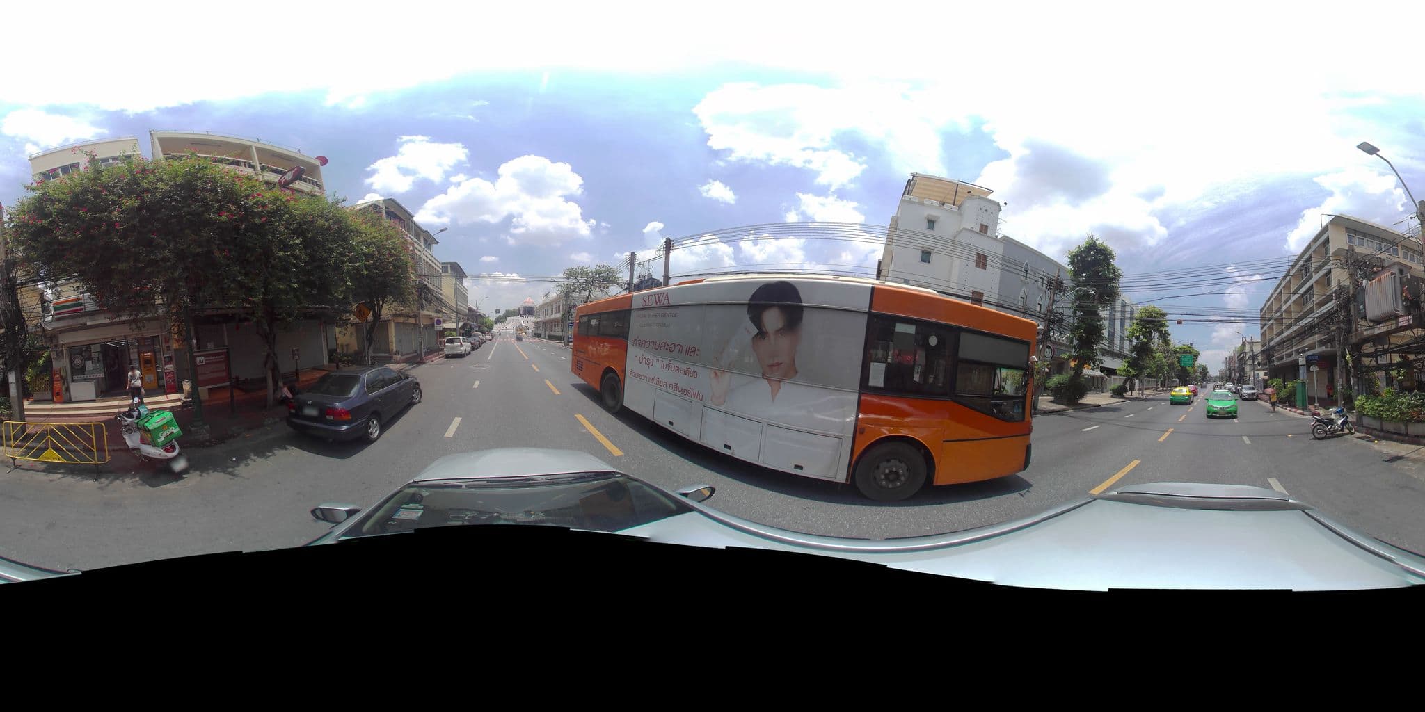 Street view near K.C. Guesthouse, Phra Nakhon