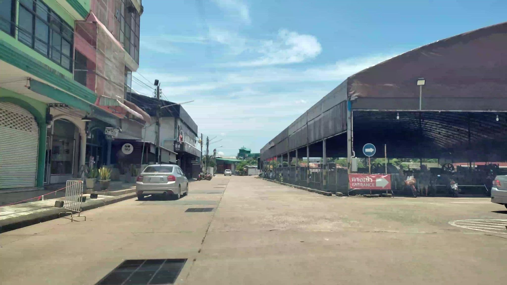 Street view near Friday Hotel (closed 2020), Uttaradit — © nongyen (CC BY-SA · Mapillary)