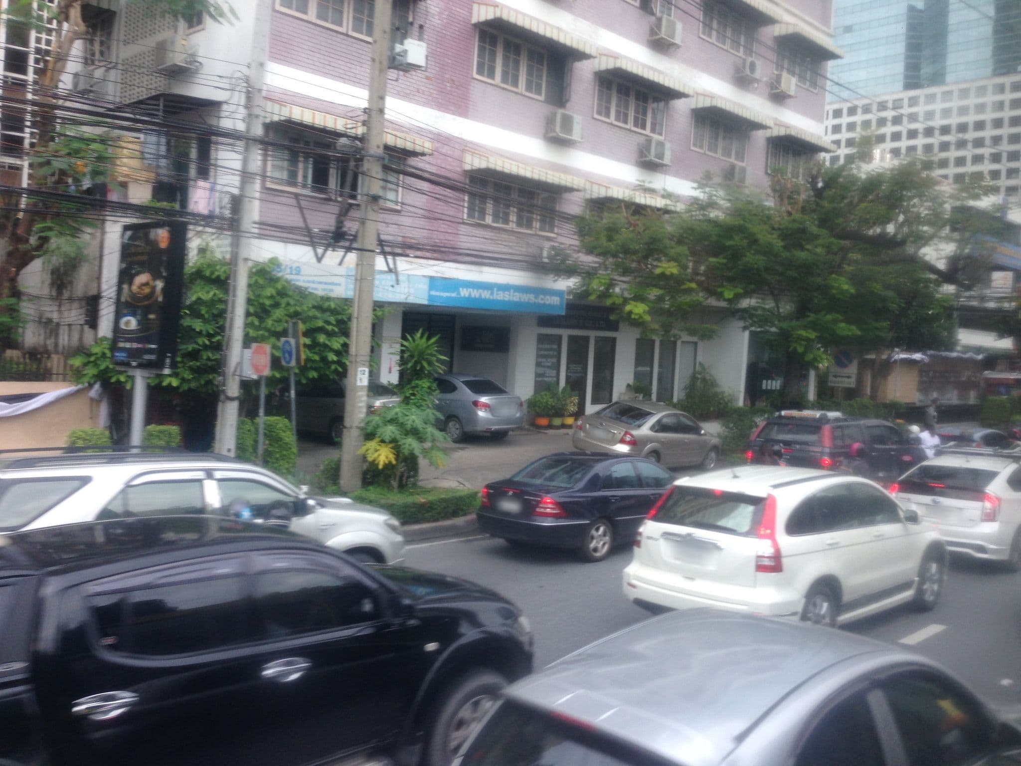 Street view near Marriott Vacation Club, Sathon — © bewzty (CC BY-SA · Mapillary)