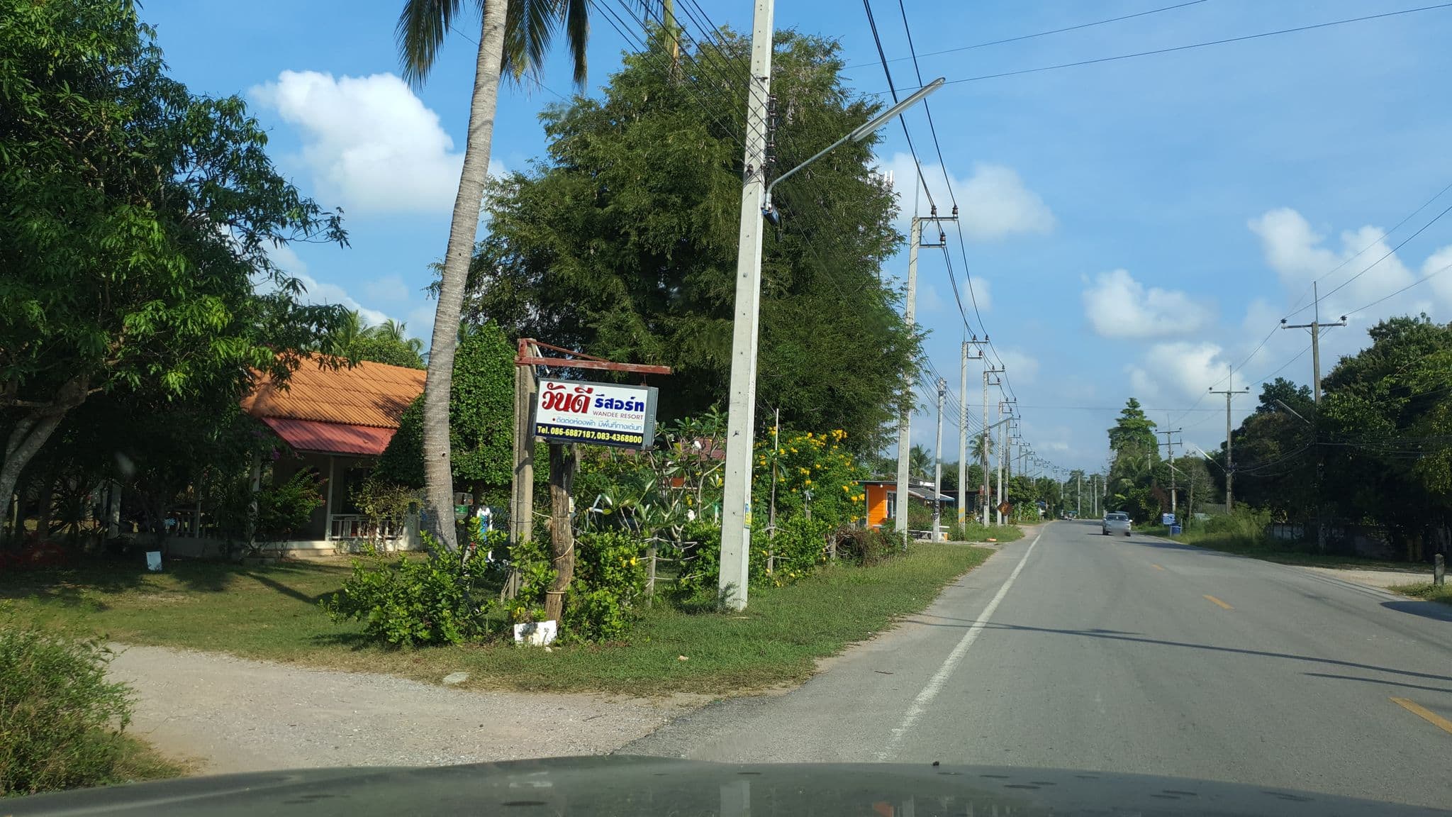 Street view near Wandee Resort, Bang Saphan — © jrcarlsen (CC BY-SA · Mapillary)