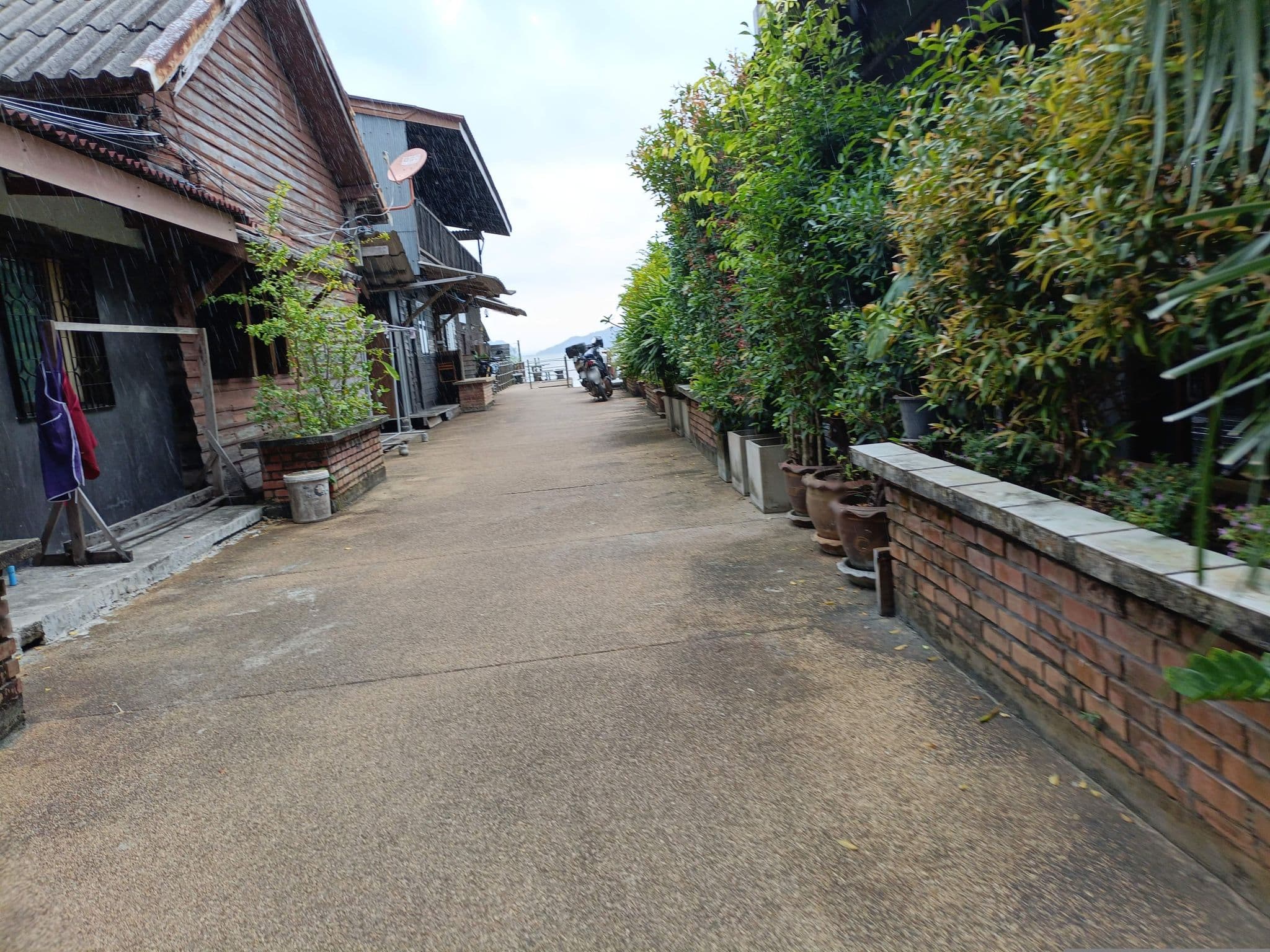 Street view near Mango House, Ko Lanta — © skillsy (CC BY-SA · Mapillary)