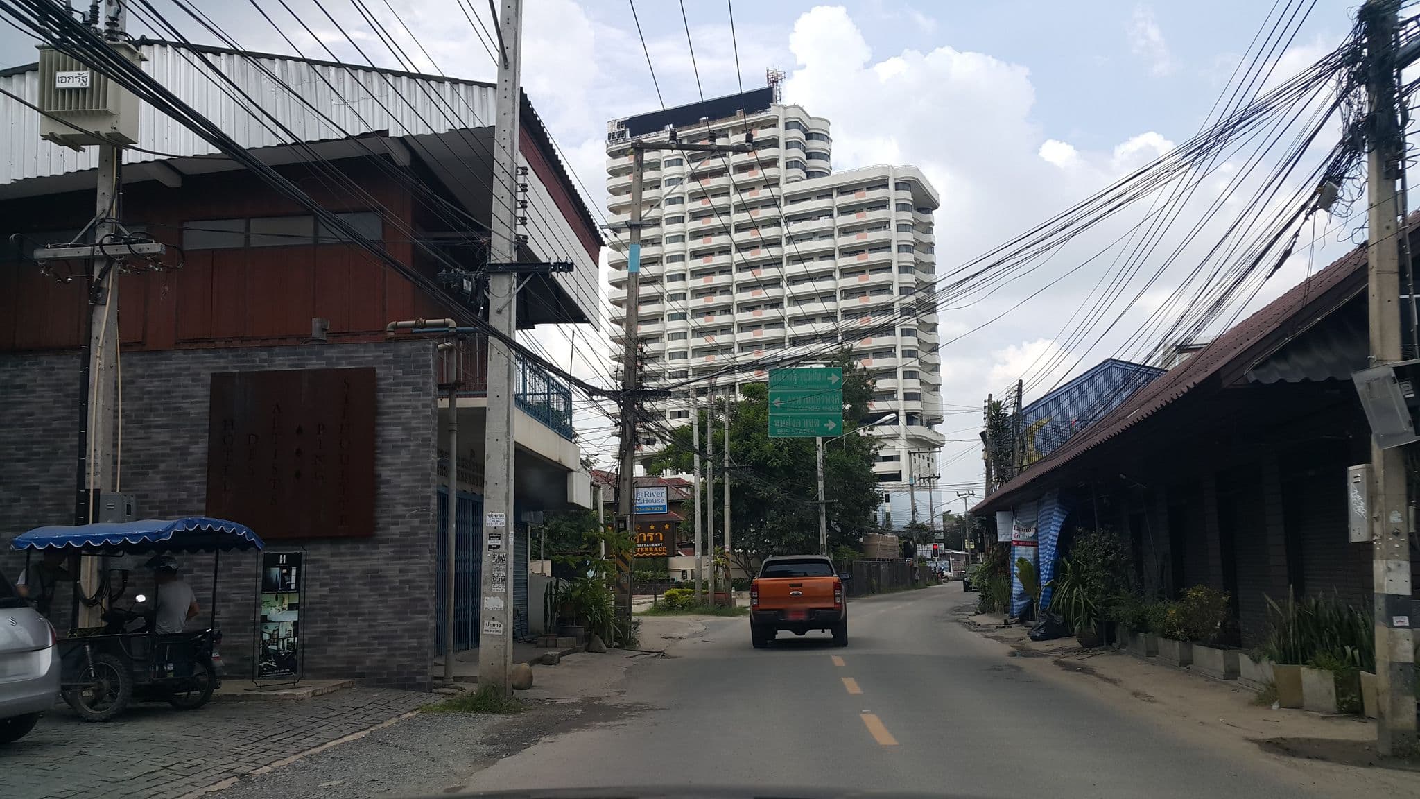 Street view near Tanita, Chiang Mai